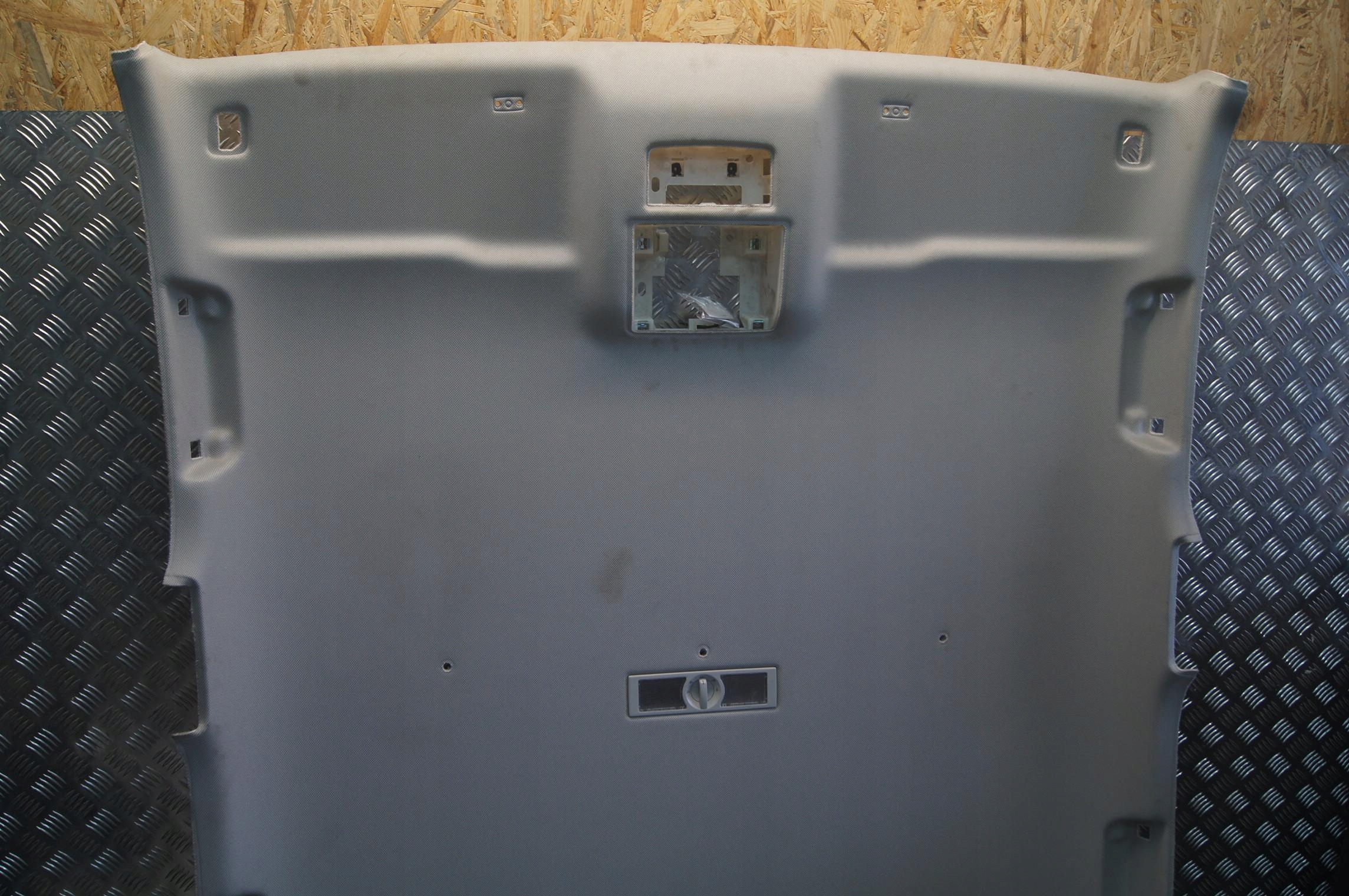 VW Amarok LIFT Podsufitka Producent części Volkswagen OE