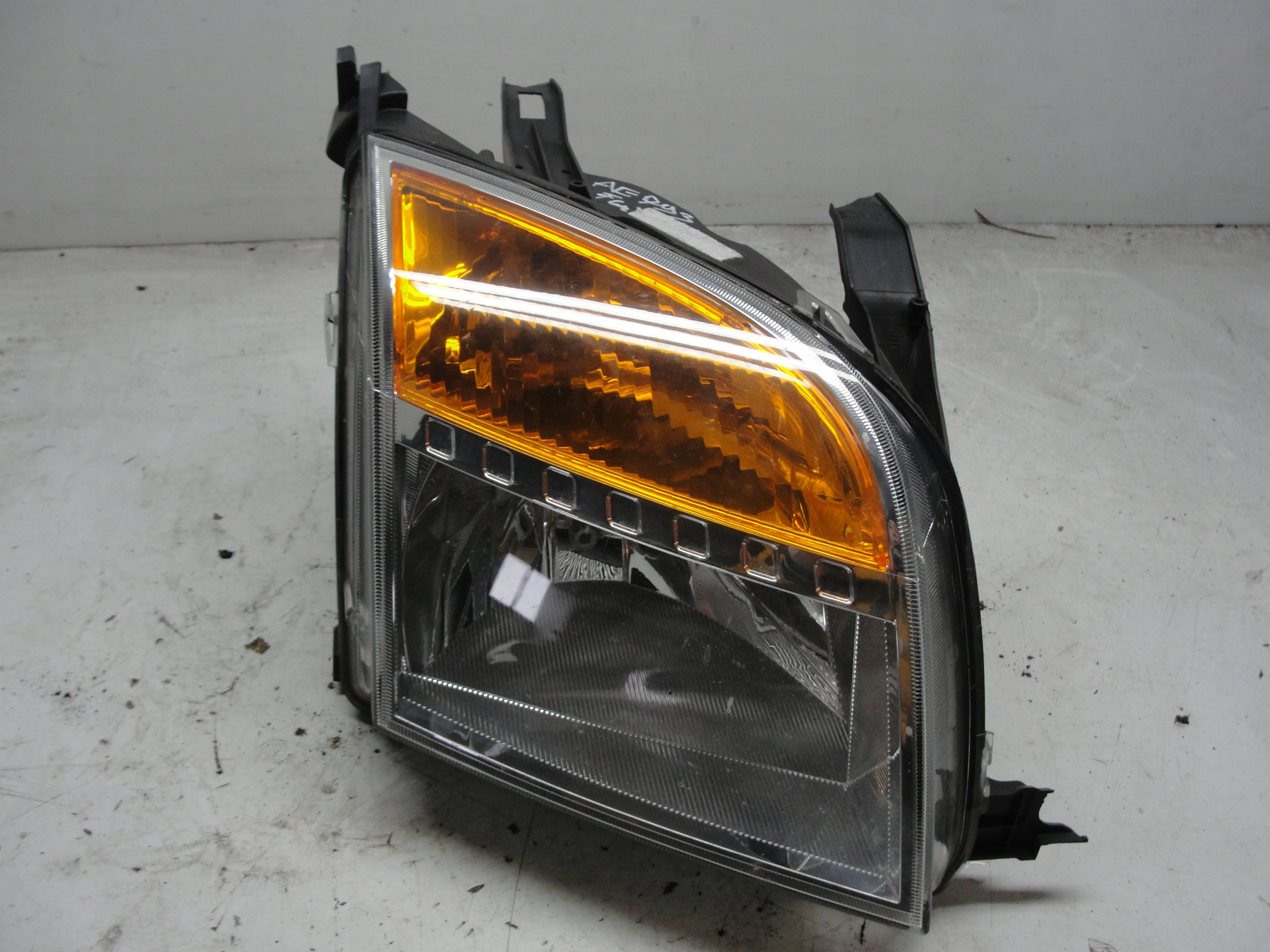 LAMPA PRZÓD PRAWA FORD FUSION LIFT 11r