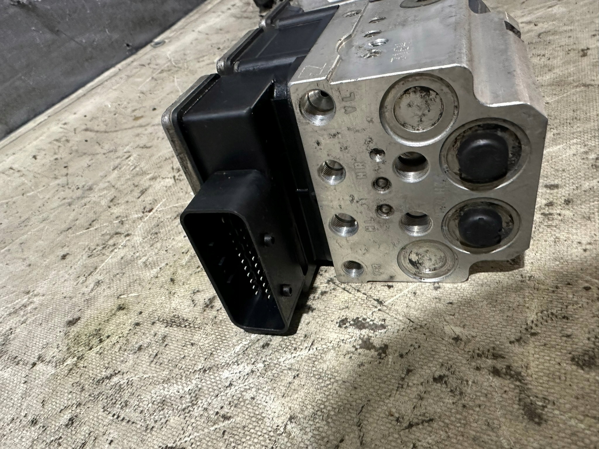 pumpa ABS OPEL SIGNUM 1.9CDTI 13509215AB