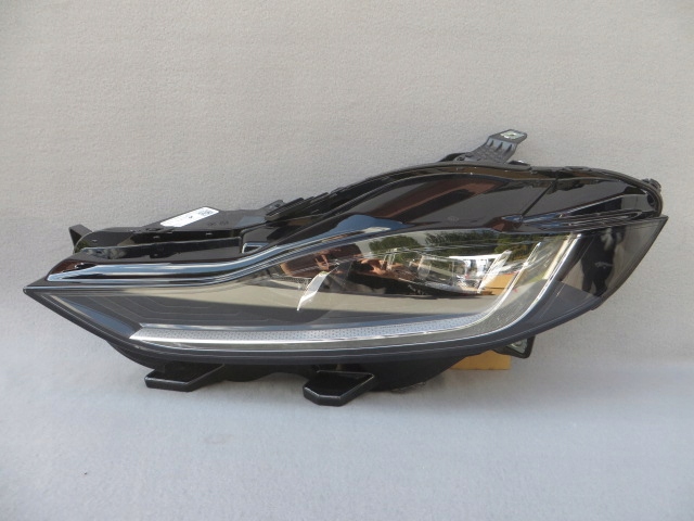 JAGUAR XE X760 LIFT LAMPA LED MATRIX LEWY PRZÓD