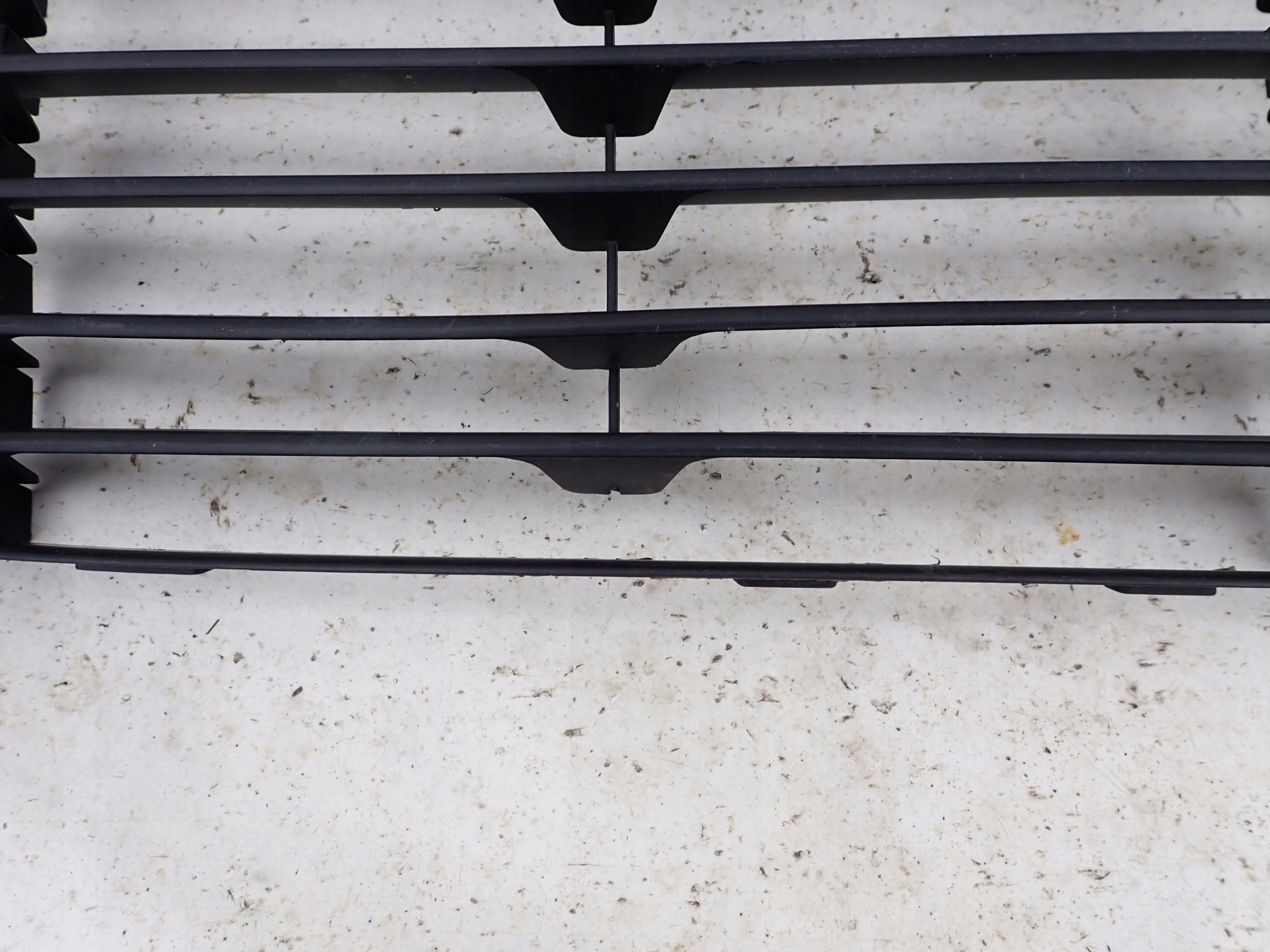 PORSCHE CAYENNE 7L TURBO 02- grid of a bumper front