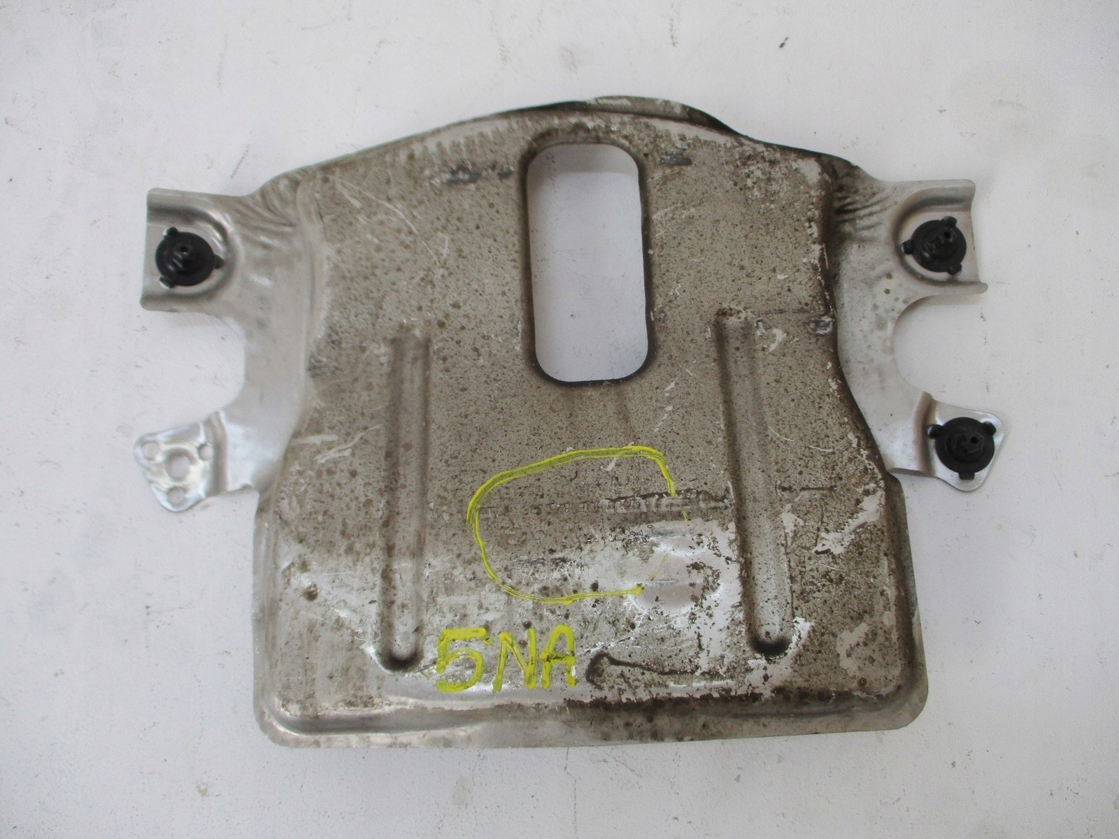 cover chassis VW 5QF 5QF825336