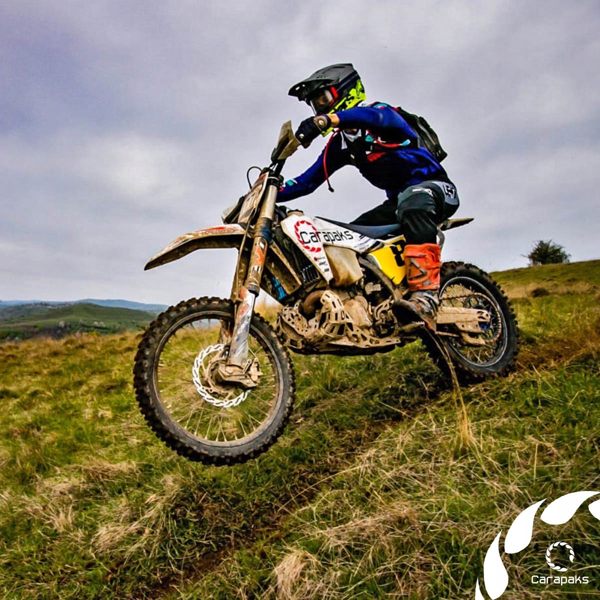 CARAPAKS Podnóżki Stopki Pegi do KTM MY2023-2024 5mm obniżone 5mm cofnięte Numer katalogowy części FPSKT090Y2023-111T