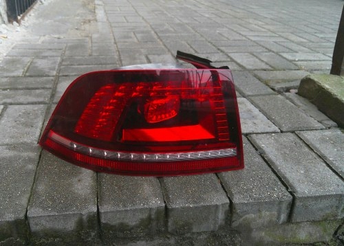 VW PHAETON 3D0 LIFT 09-13 LAMPA TYLNA LEWA LED EUROPA CIEMNA