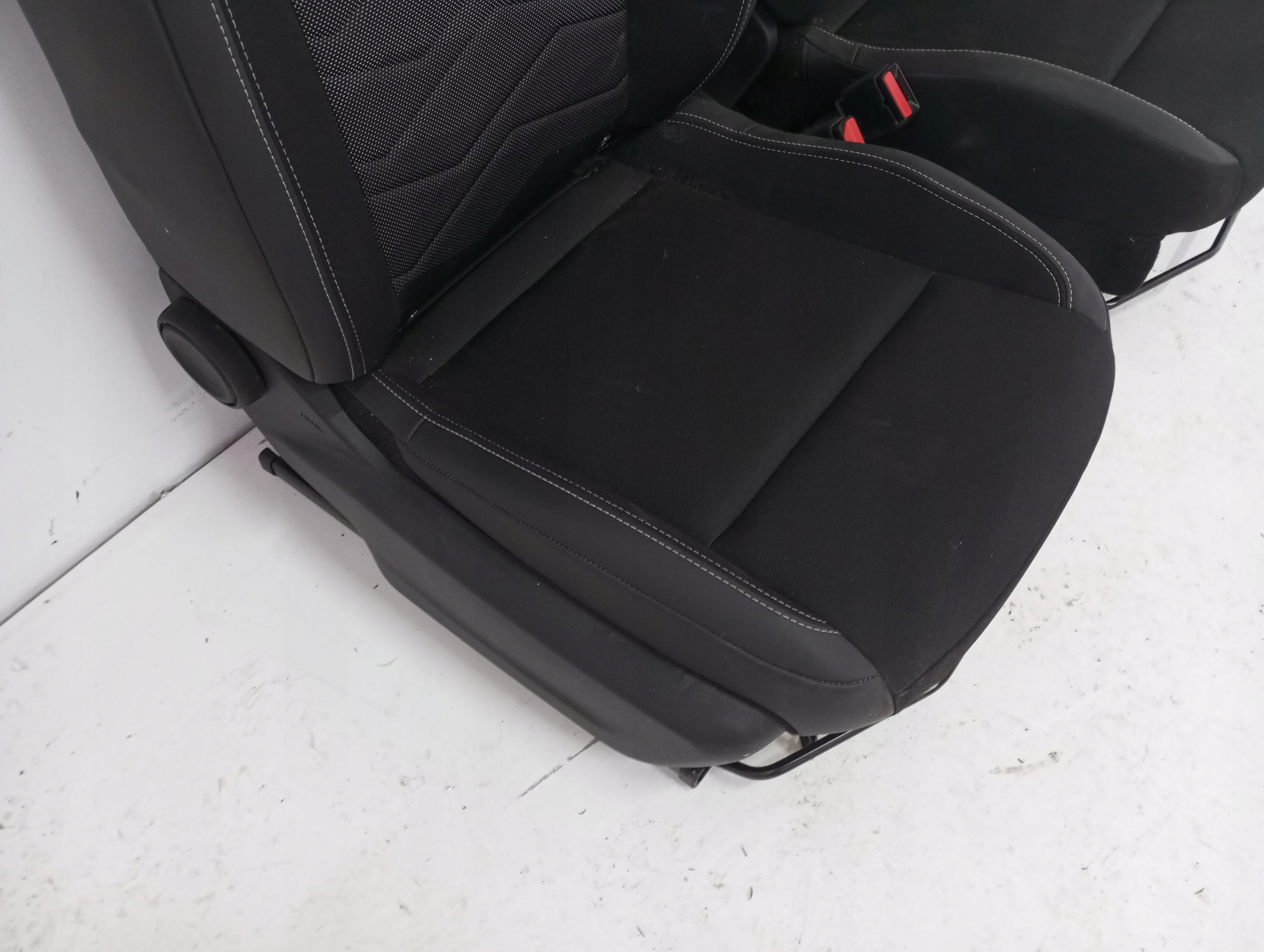 upholstery seat front front PASAZER JEEP AVENGER