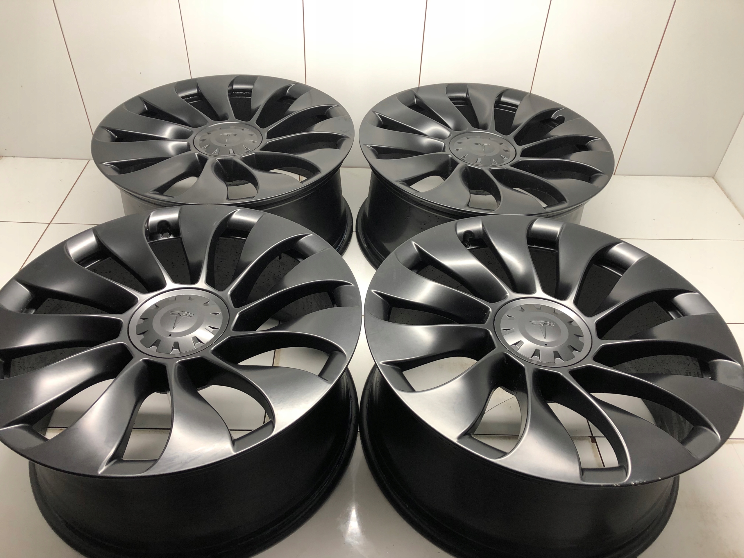 КОМПЛЕКТ ДИСКІВ 20 TESLA Y UBERTURBINA 9.5 Et45 ІДЕАЛЬНО