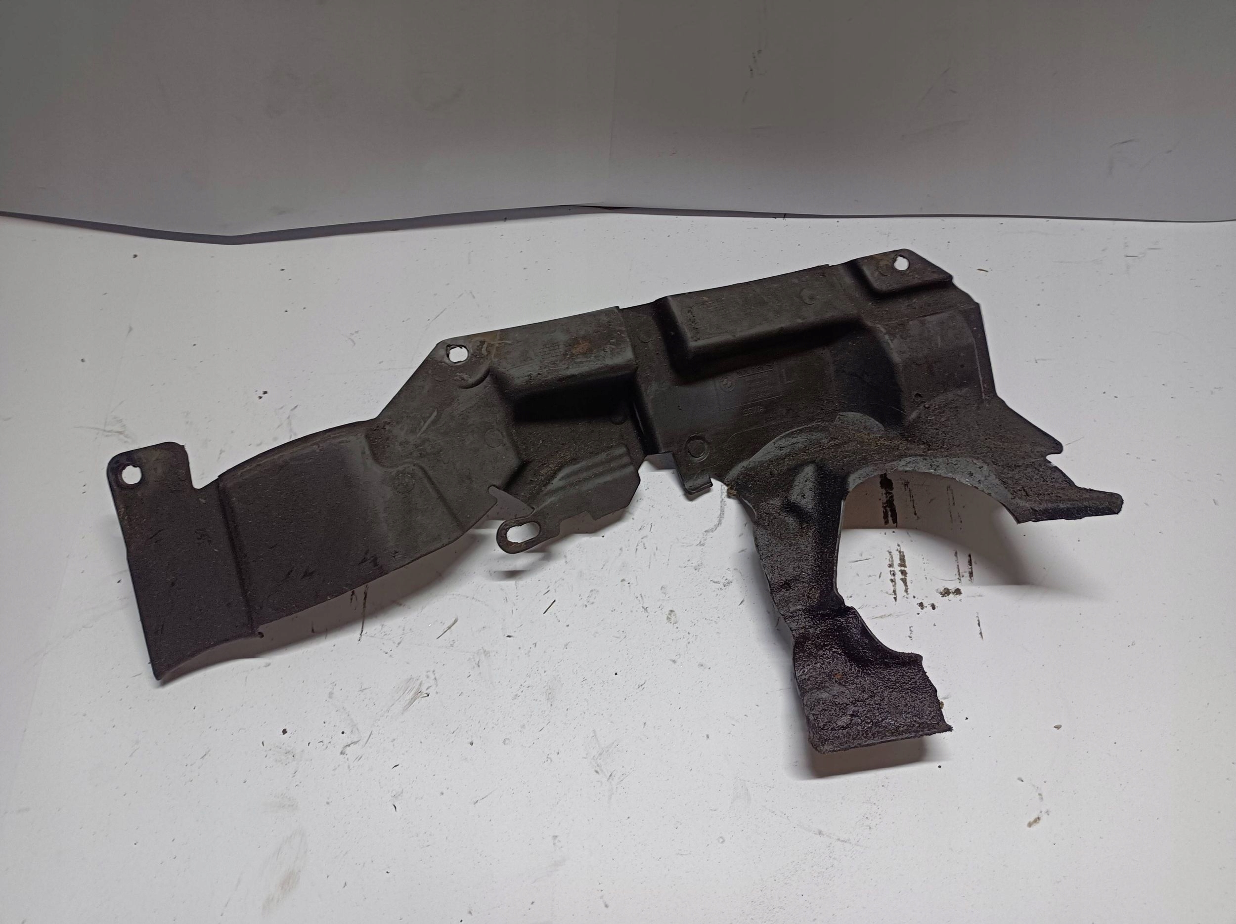 cover front left chassis BMW 3 E90 E91 7131711