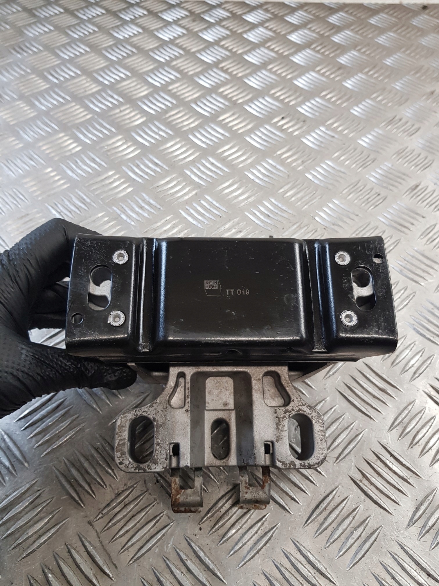 engine mount left VW GOLF IV 1.4