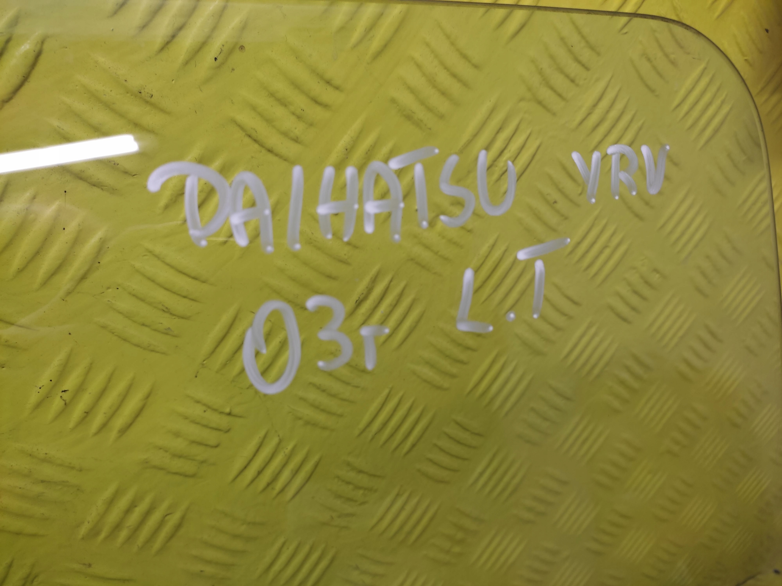 DAIHATSU YRV window door left rear part