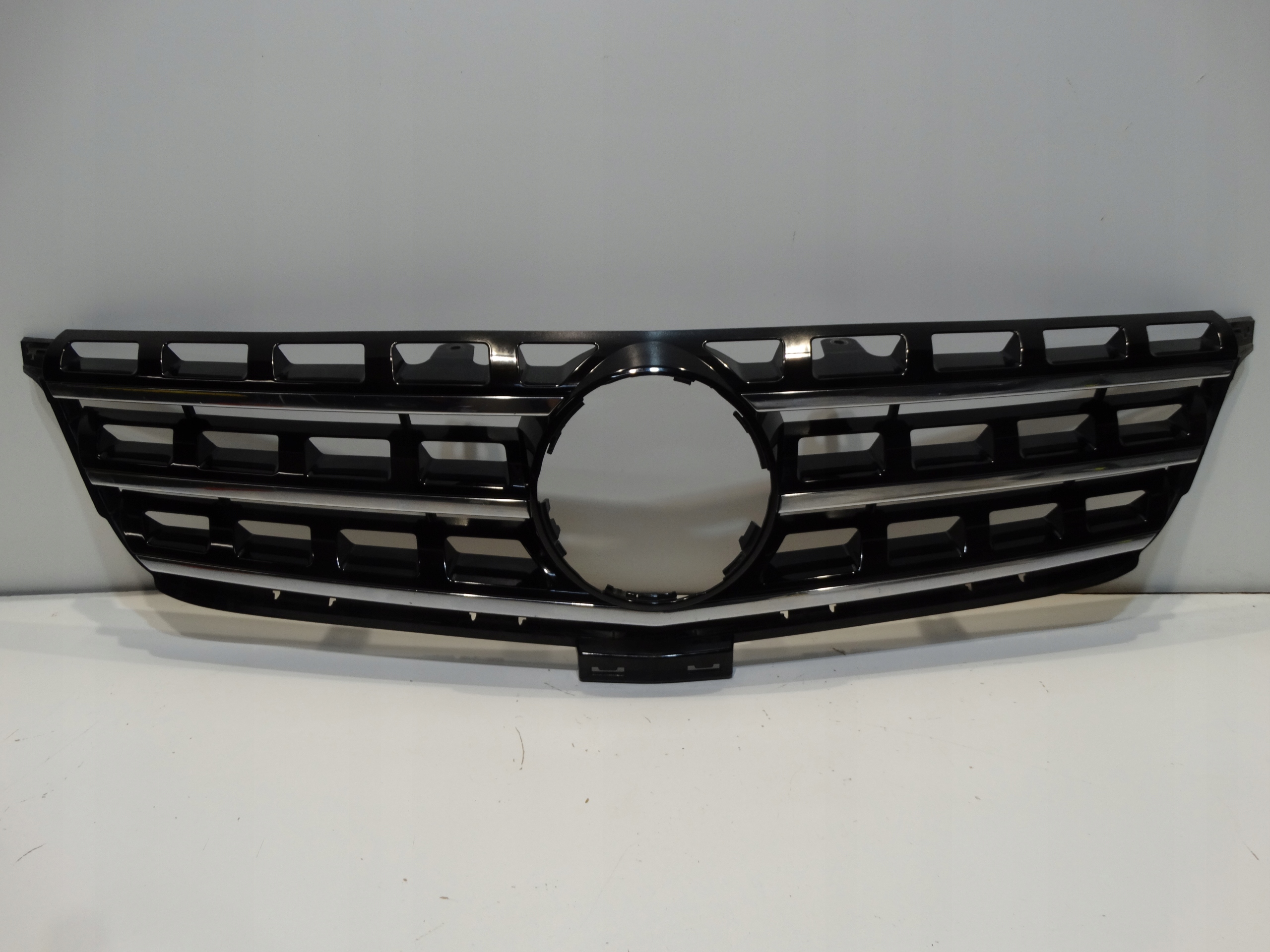 Mercedes-Benz GLE W166 Kühlergrill FRONTGRILL Kühlergitter A1668800985 - Thumbnail 1
