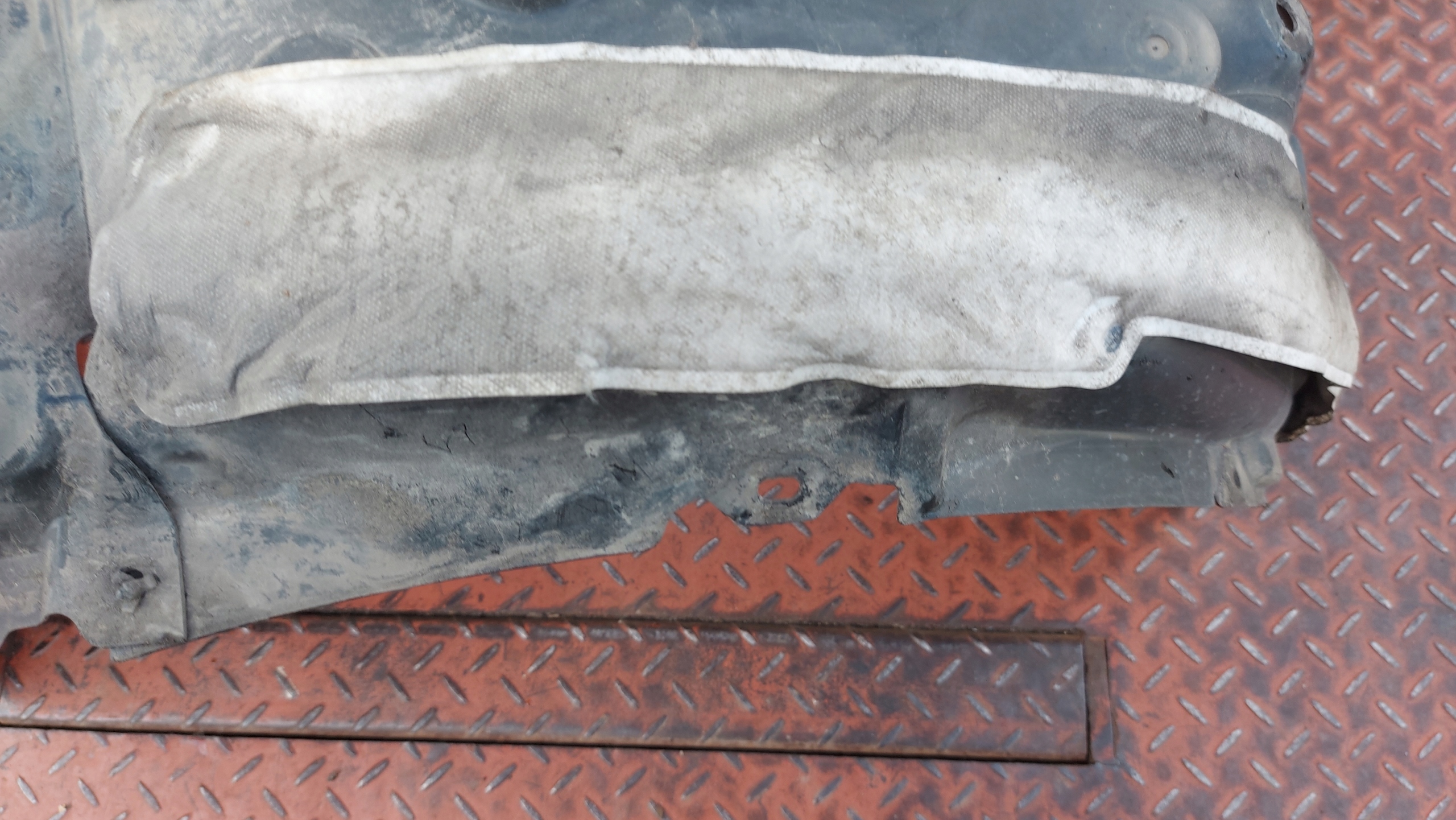 mudguard left front TOYOTA COROLLA E21 19- KOMBI HB SUZUKI SWACE
