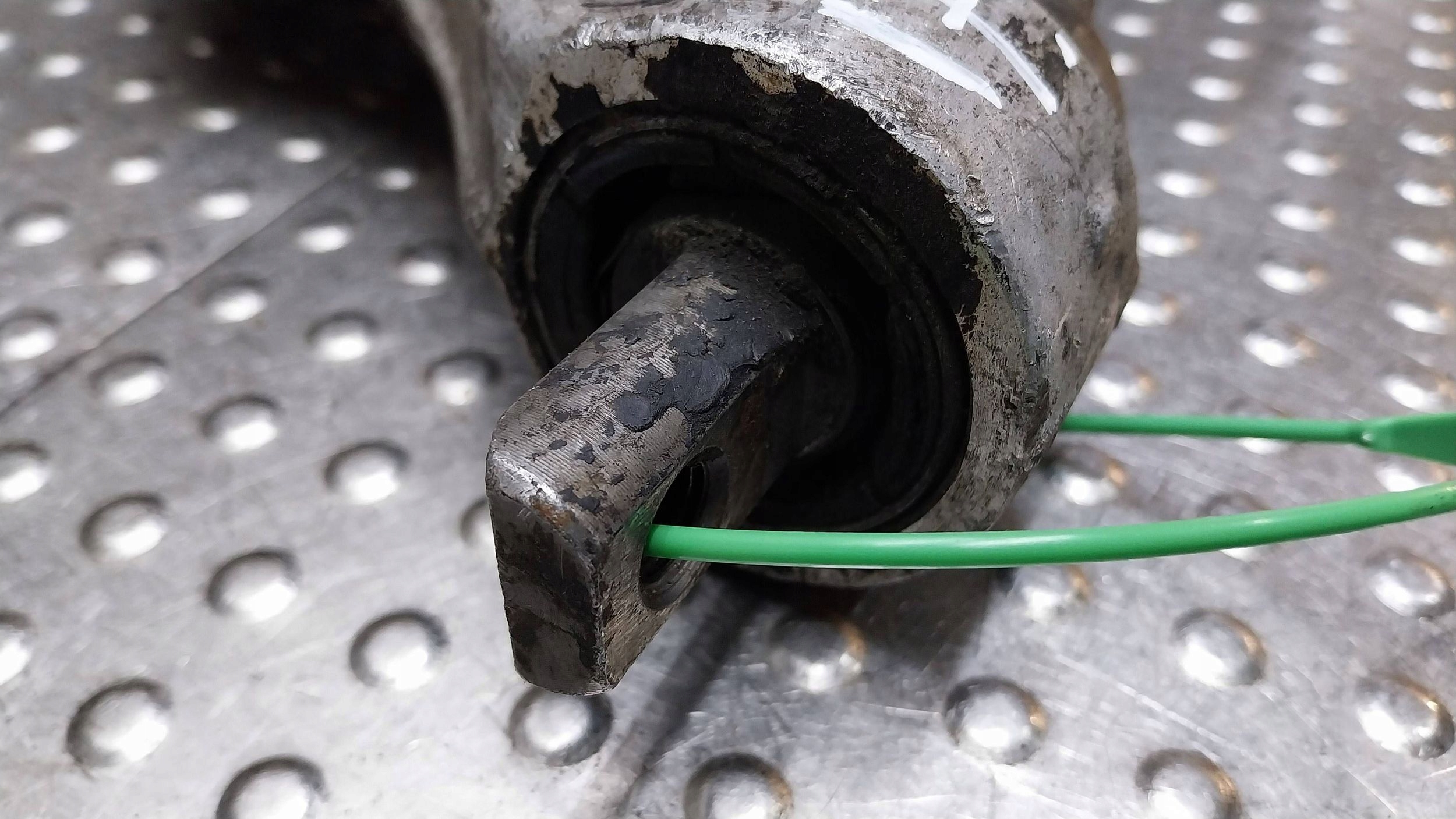 arm left front 9492119 VOLVO S60 and V70 II 2.4D