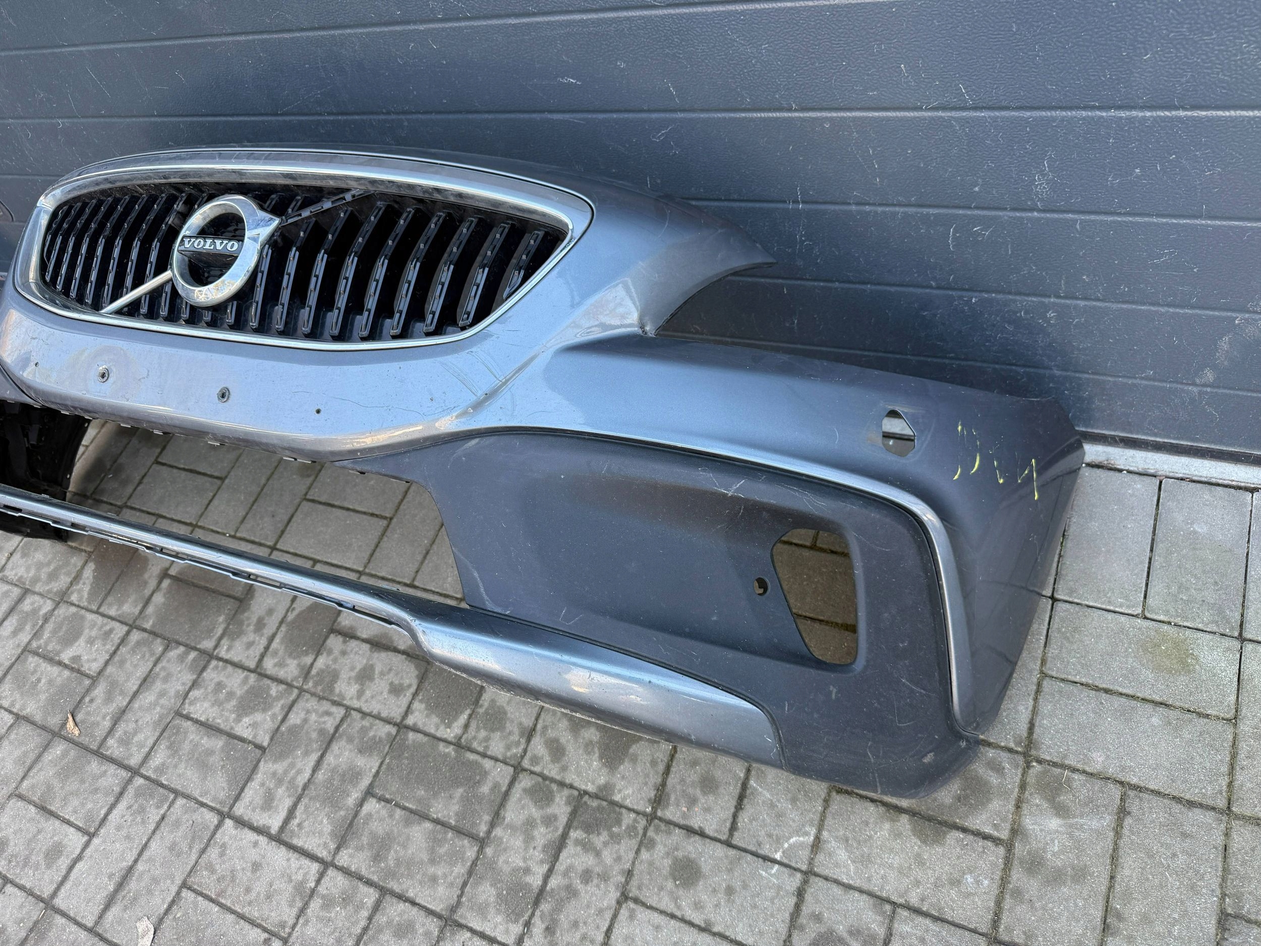Volvo V40 Cross Country front bumper front 16-19