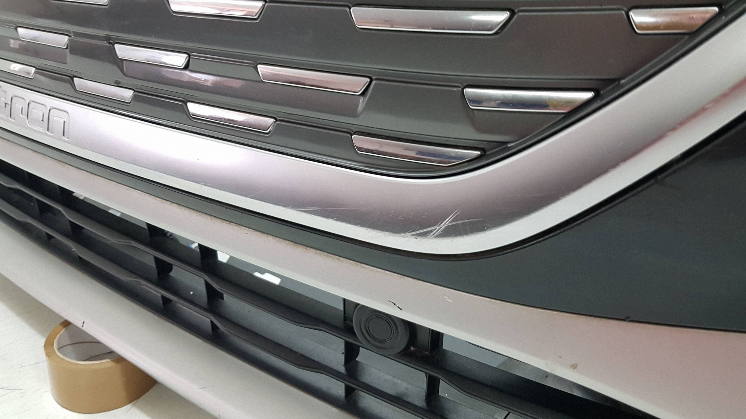 AUDI Q4 E-TRON s-line 2021 - + KAMERA bumper front 89A.807.725.A