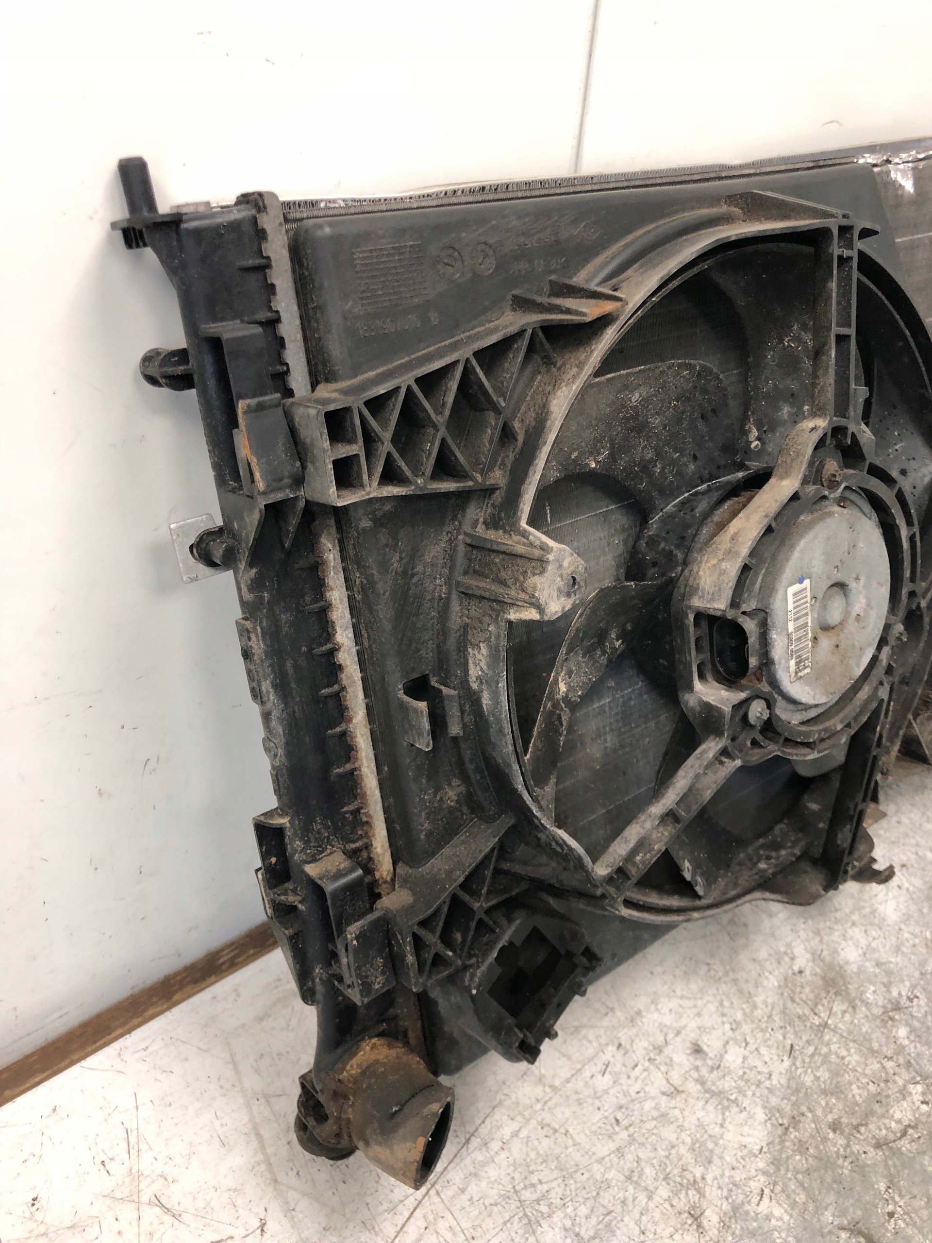 Kühler Lüfter RENAULT TWINGO II 8200369312