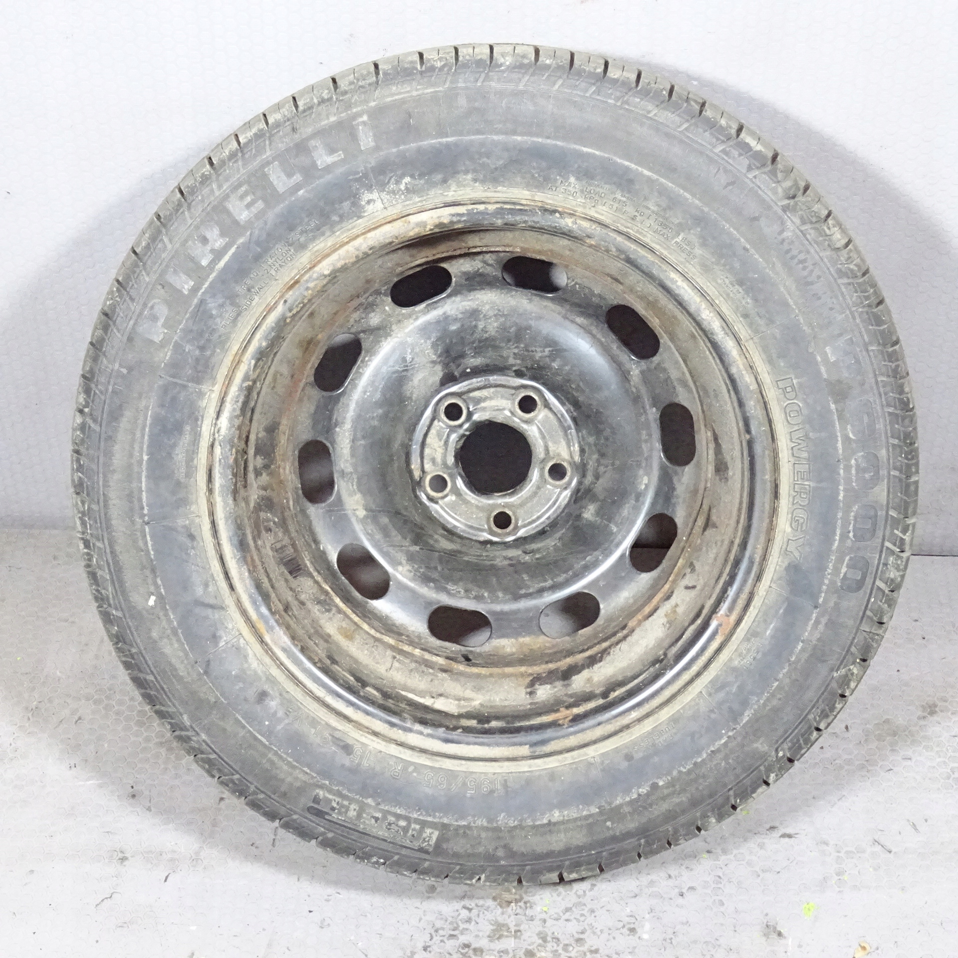 SEAT LEON and wheel spare R15 5X100