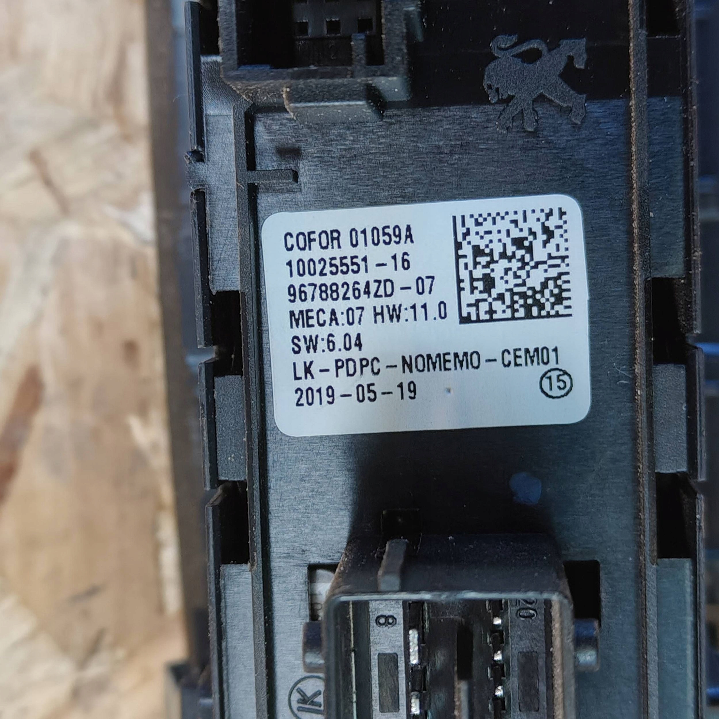 window control switch Peugeot 2008 II 96788264ZD