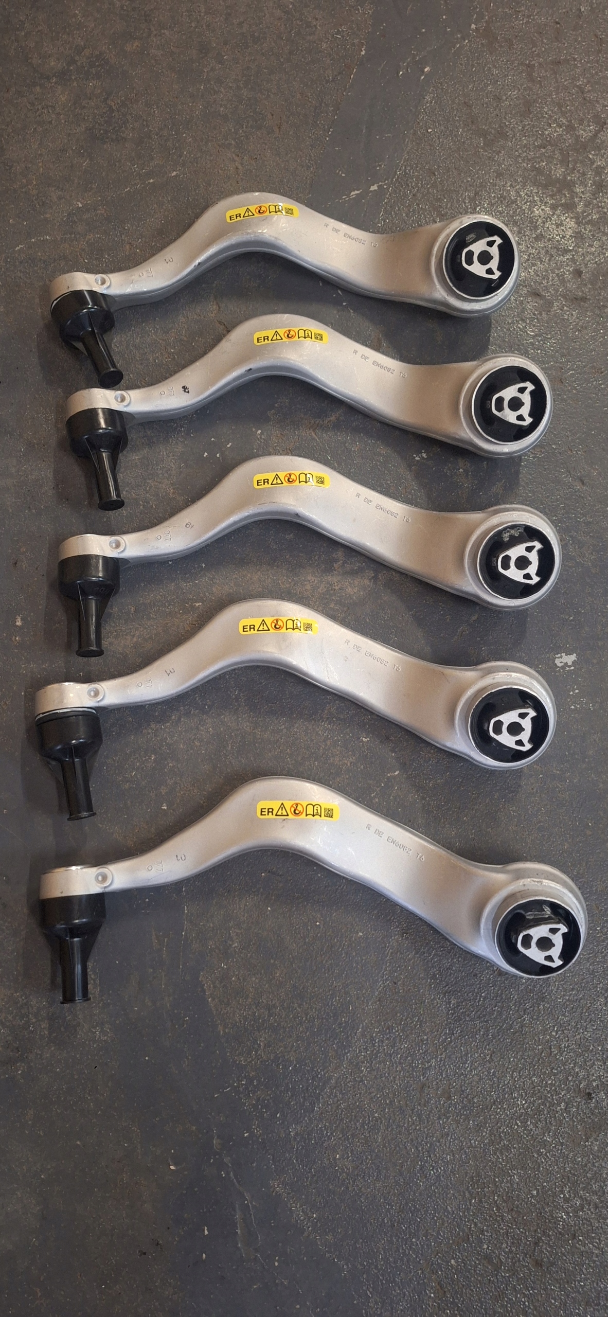 WAHACZ PRZEDNI PRAWY BMW 7 G70 ORYGINAŁ