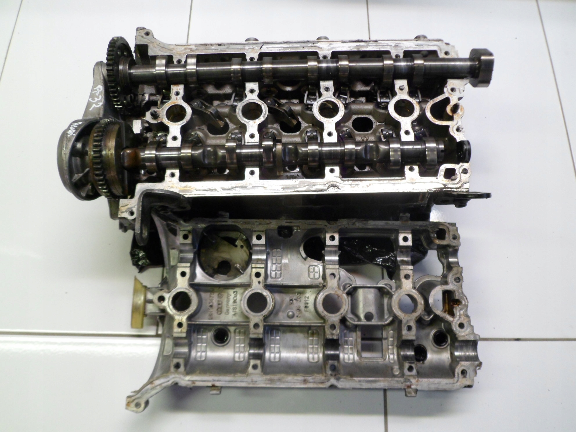 AUDI A4 B8 2.0TFSI CDN TESTATA Motore 06H103373K
