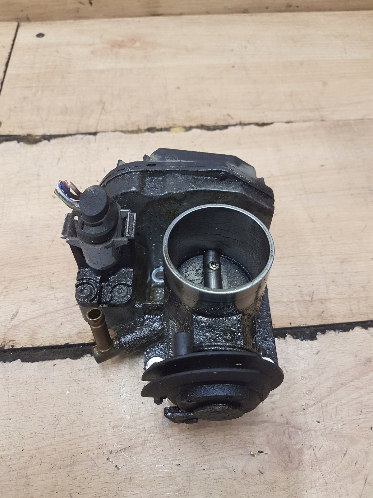 ДРОССЕЛЬНАЯ ЗАСЛОНКА vw Golf III 1.4 8V