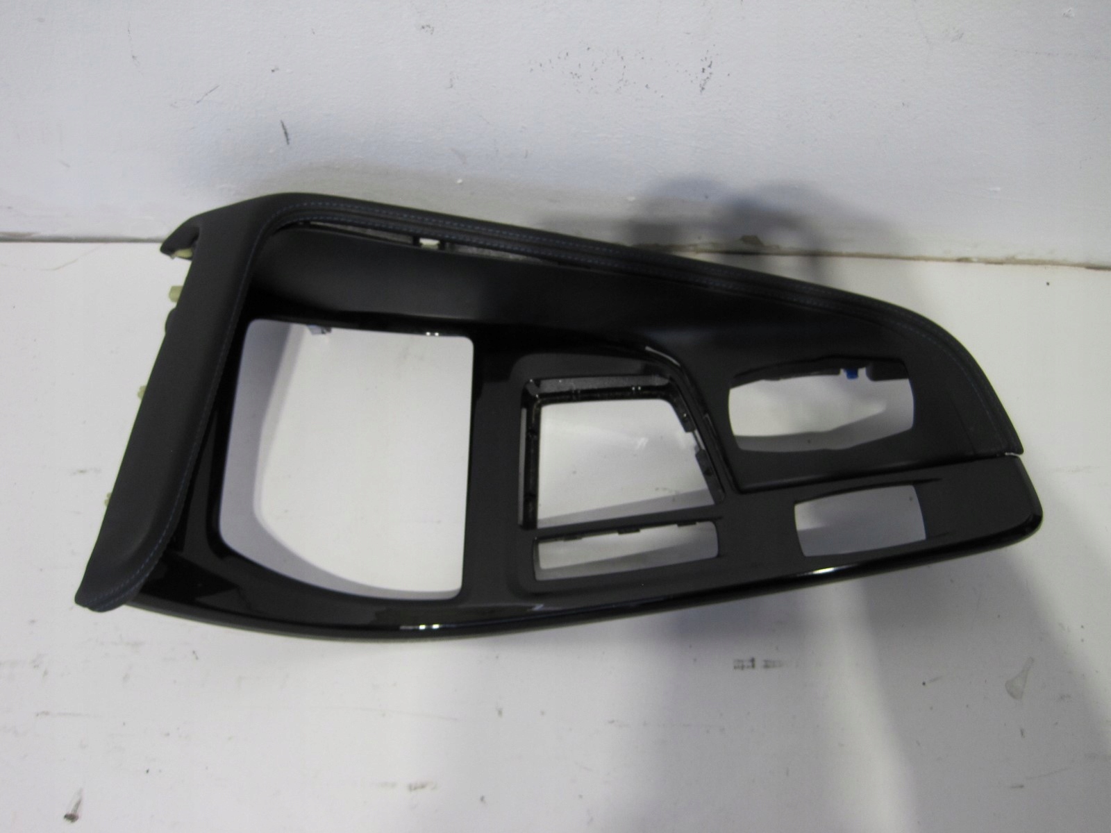 RAHMEN DES SCHALTKNOPFS BMW X2 F39