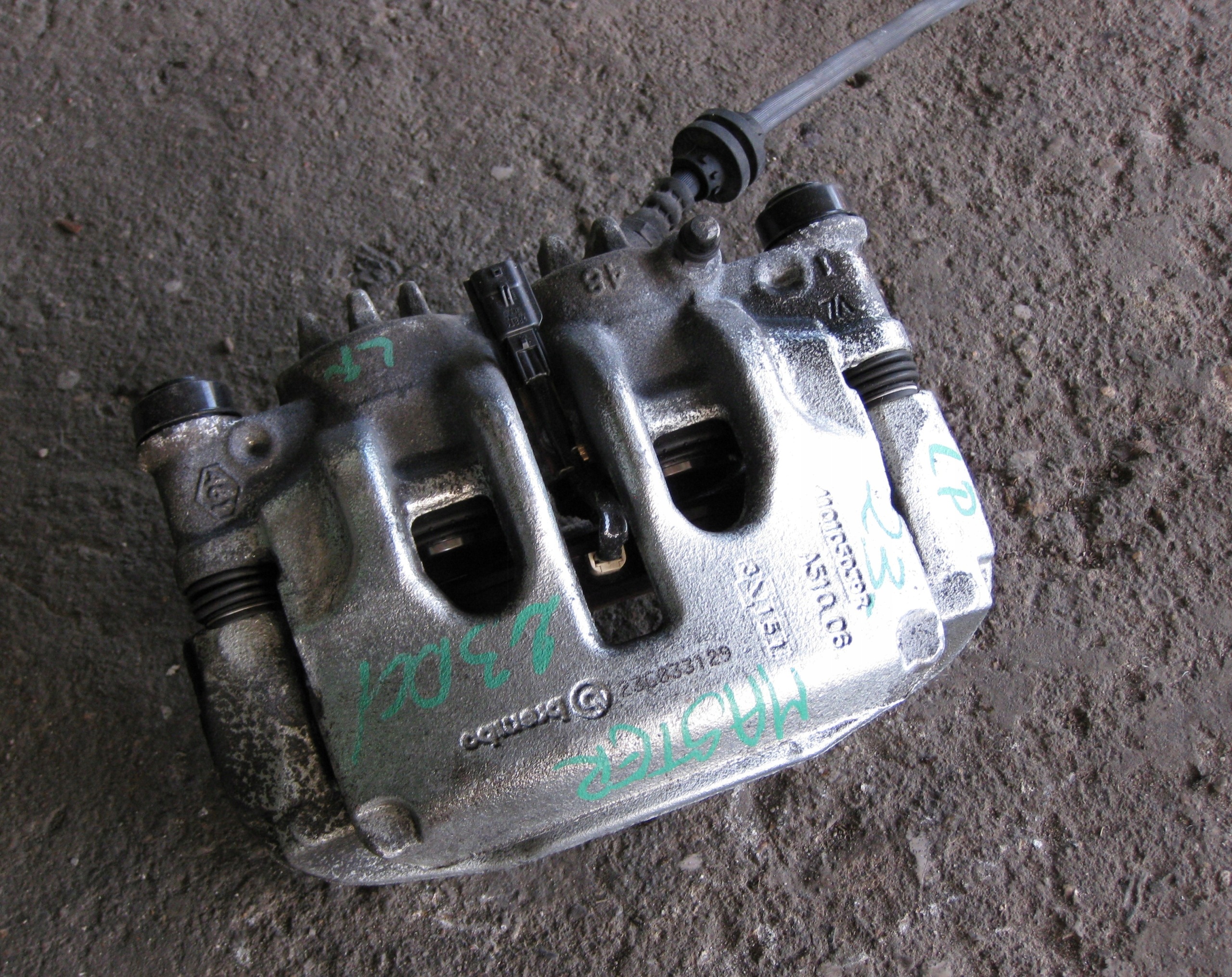 RENAULT MASTER III MOVANO 2.3 DCI caliper brake left front