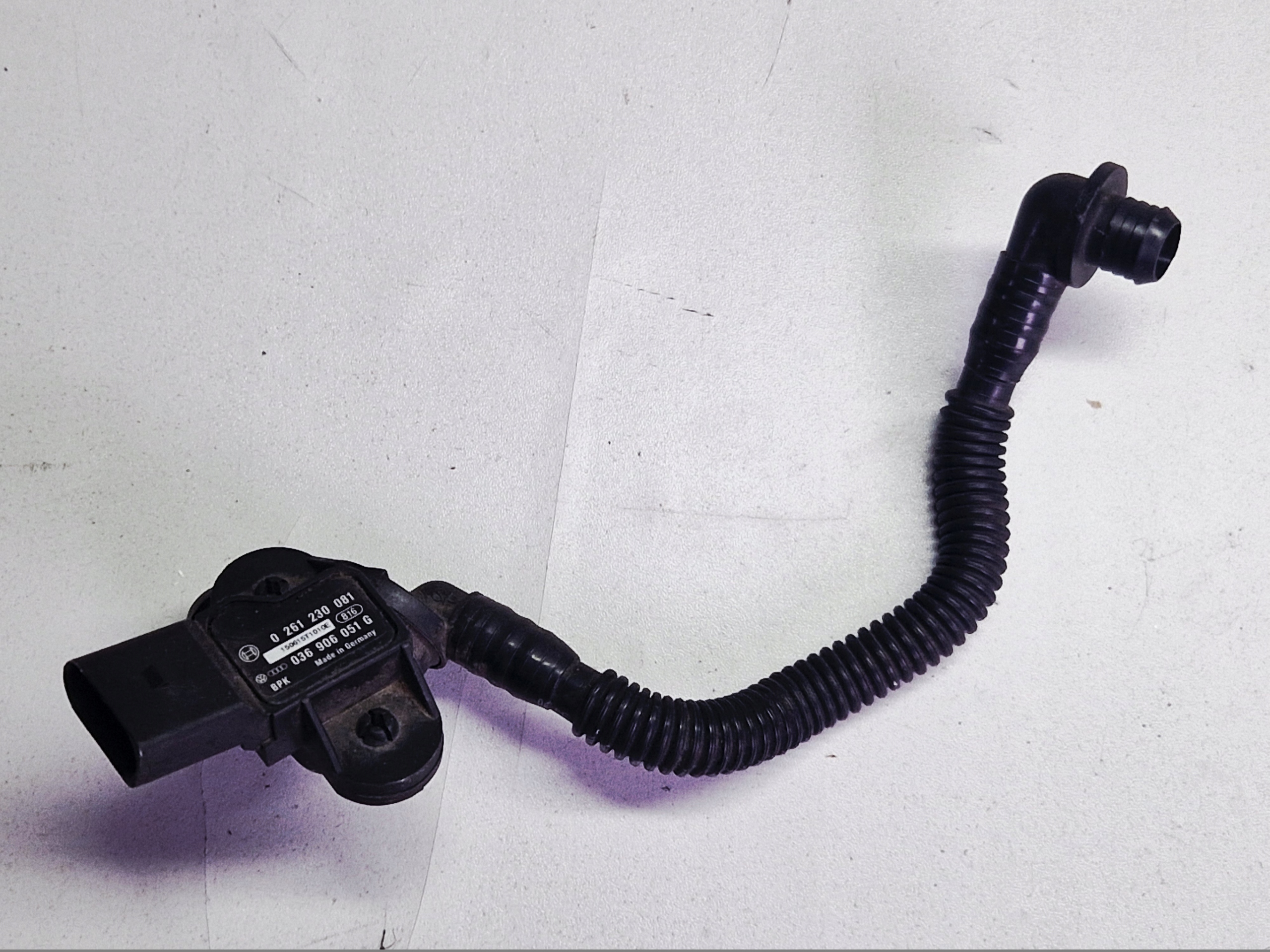 Sensor Druck DOLADOWANIA AUDI A4 B8 0261230081