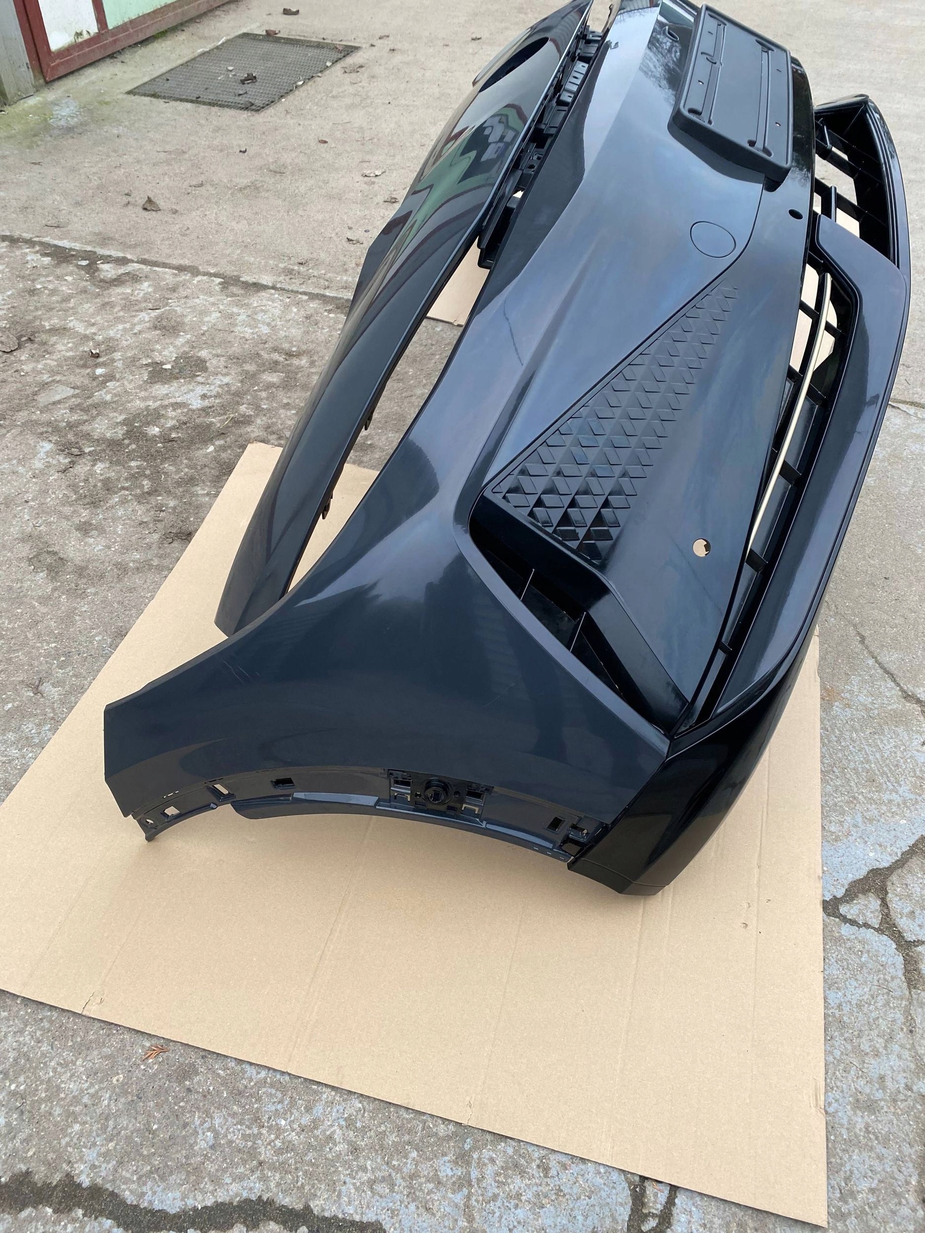 VW ID UNYX 07 complete bumper front front PDC KAMERA 11M807575