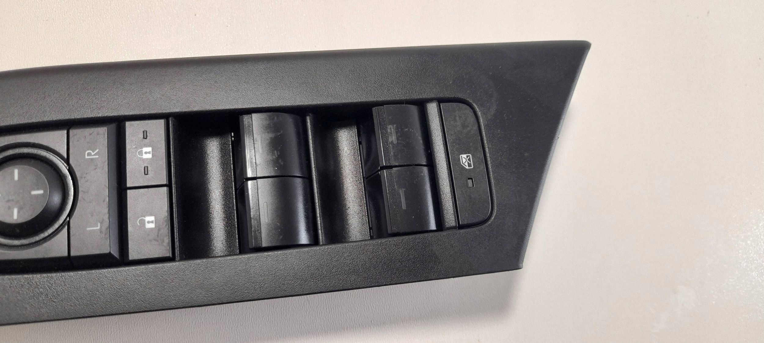 Toyota C-HR II window control switch 8404047140 (PS320)