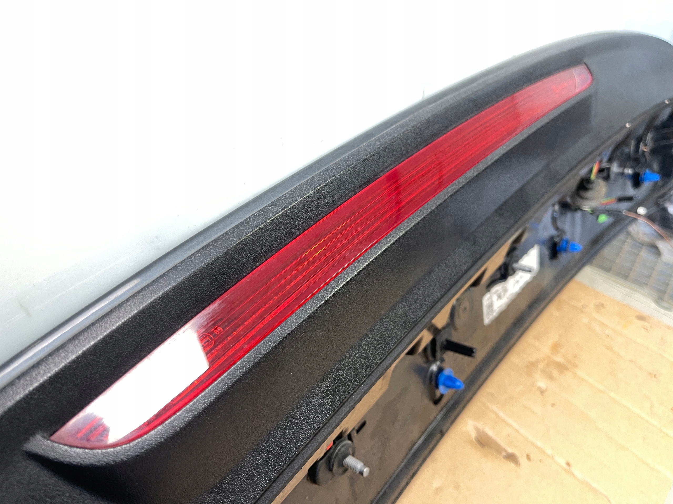 AUDI A4 B9 AVANT SPOILER bonnet boot S-LINE LX7L 8W9827933