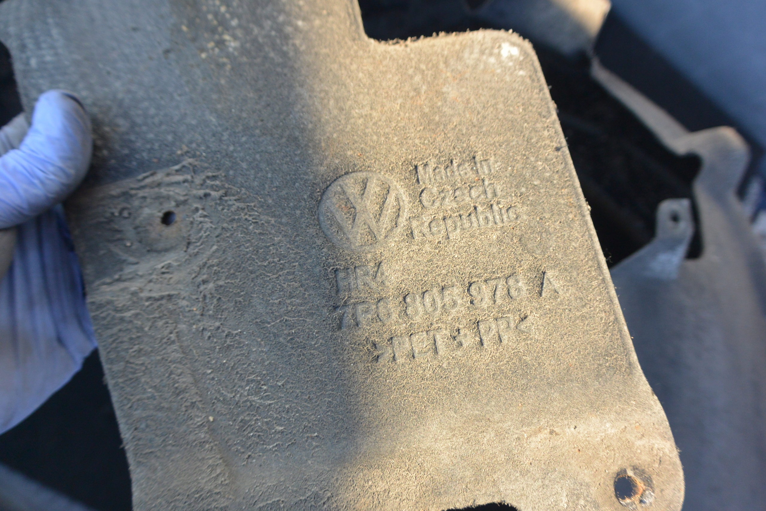 mudguard right front TOUAREG VW TOUAREG 7P 3.0 TDI