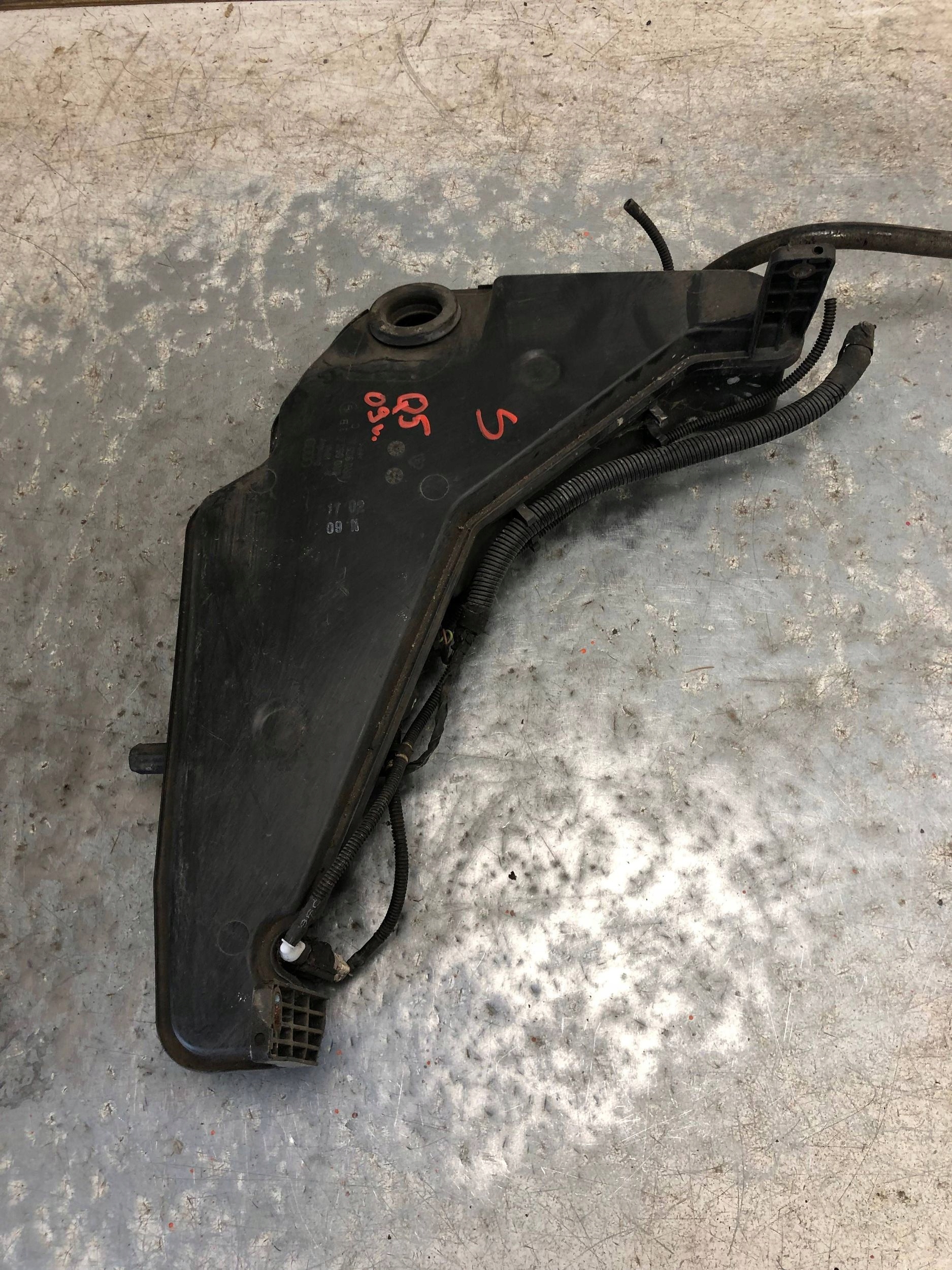 washer fluid tank AUDI Q5 8R0955453B