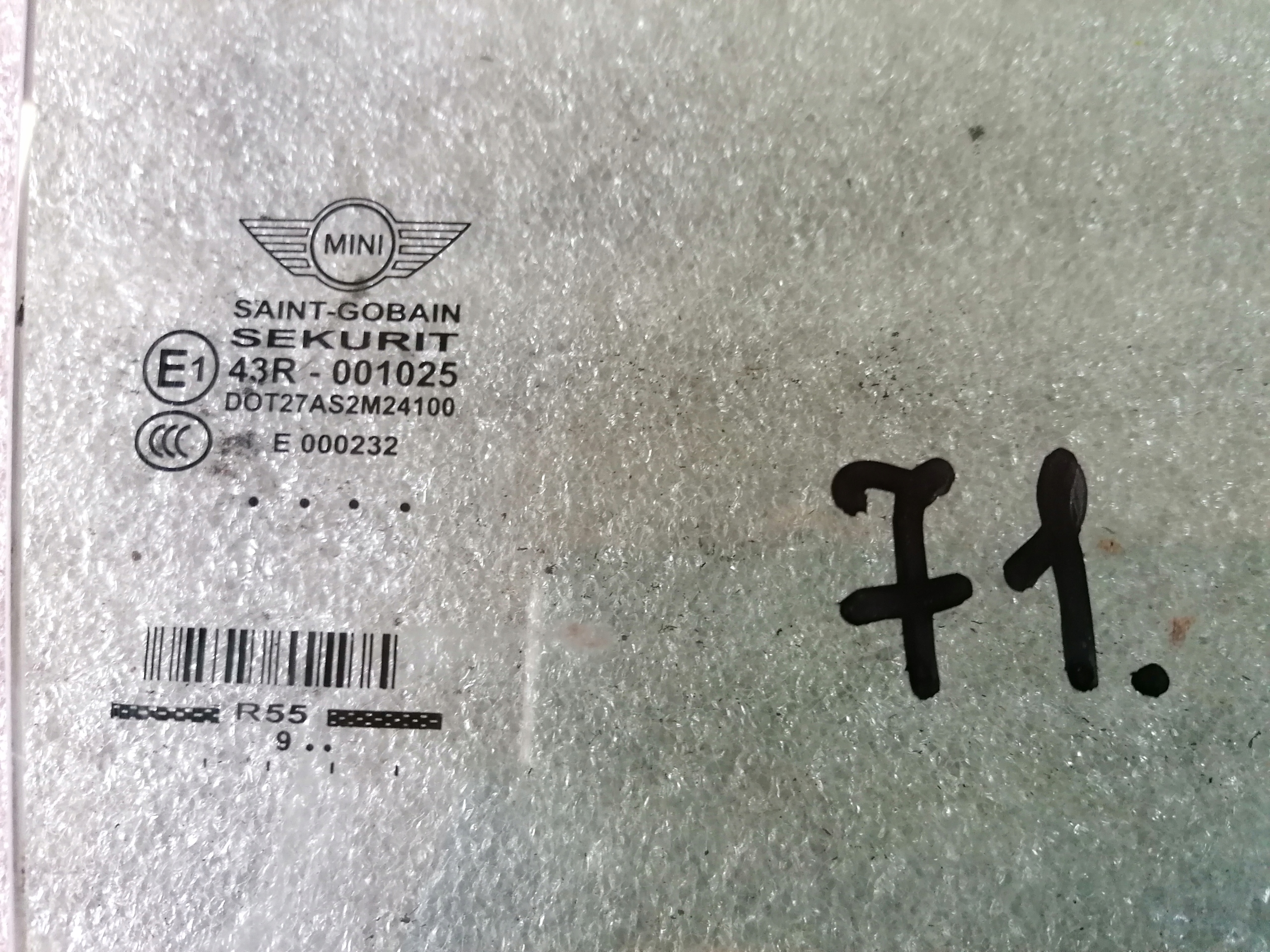 71 боковое стекло MINI R56