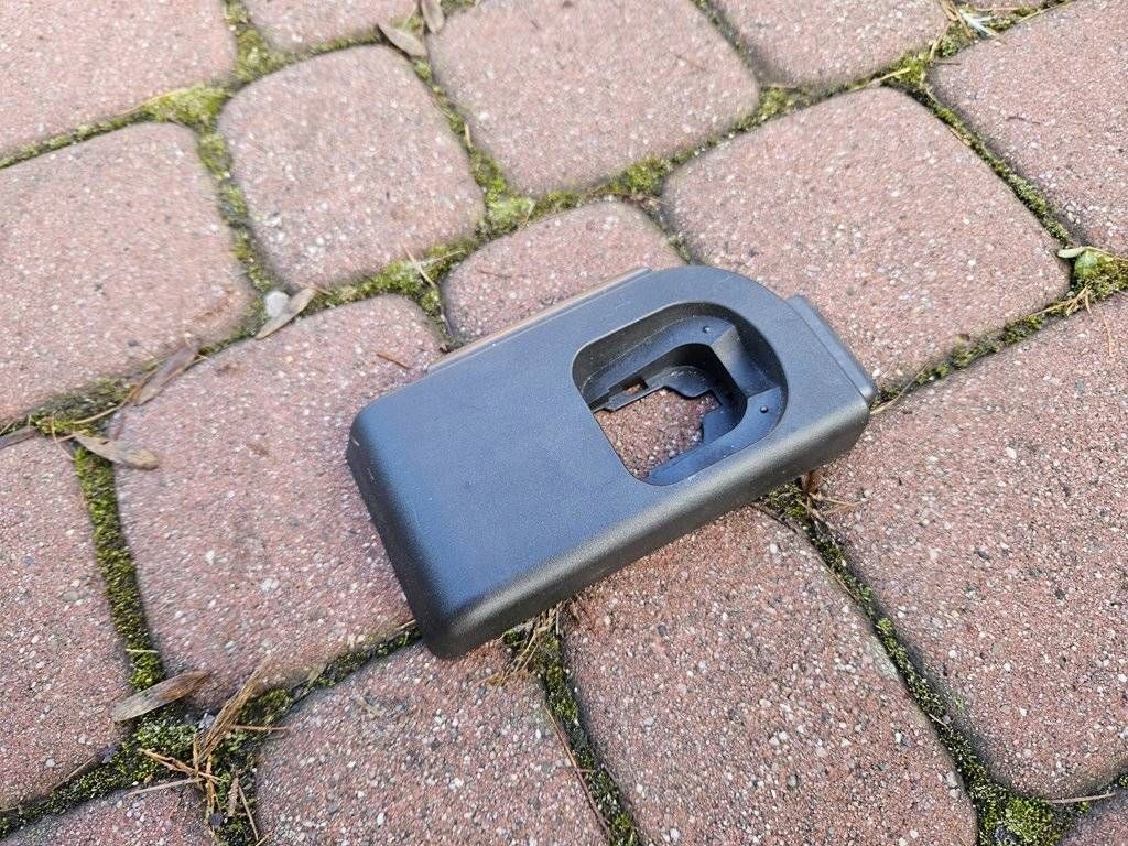 spoiler holder cover dywany boot right Opel Insignia B 39121333