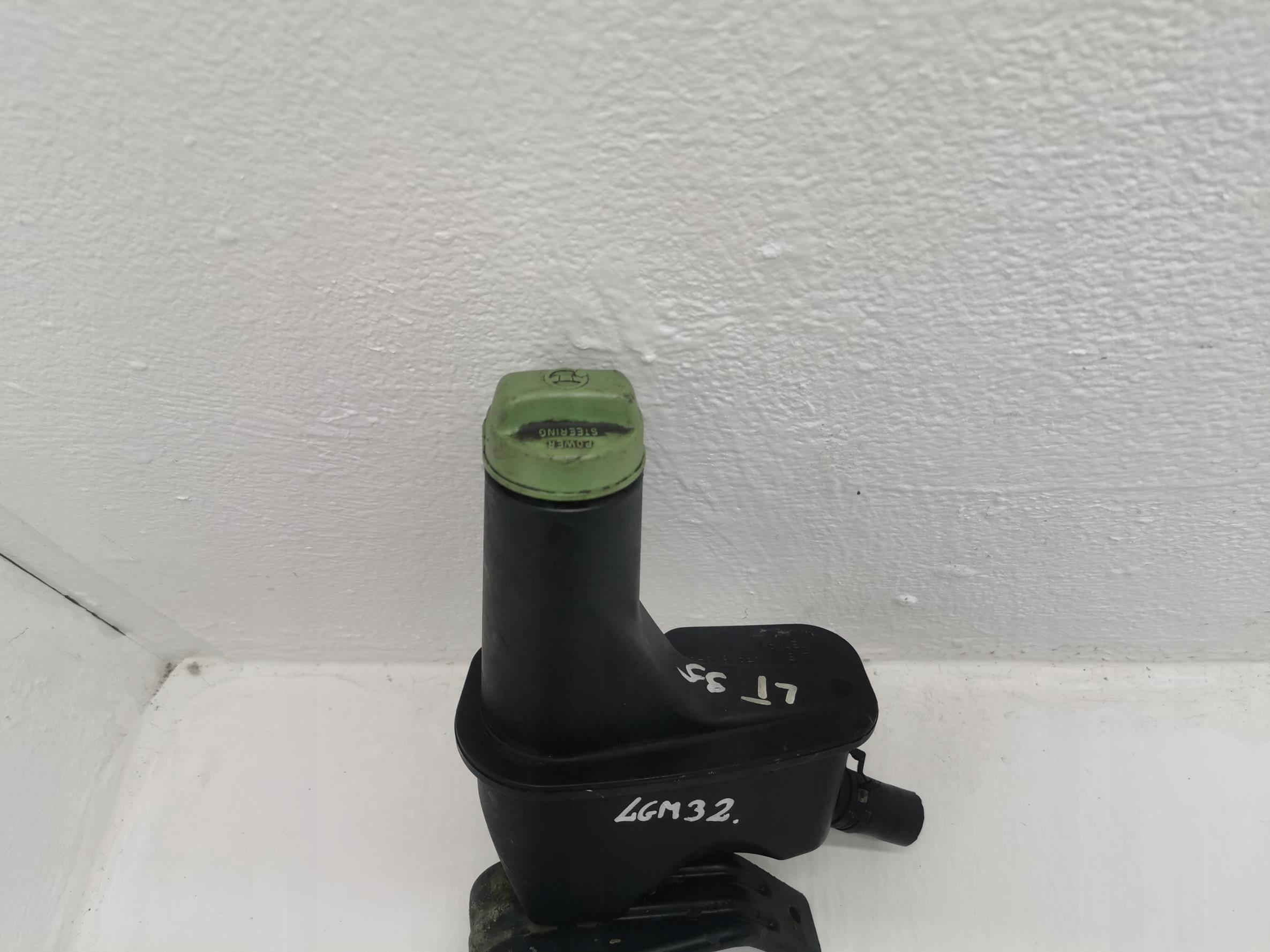 Behälter der Lenkung VW LT35 2D0422371 96-06