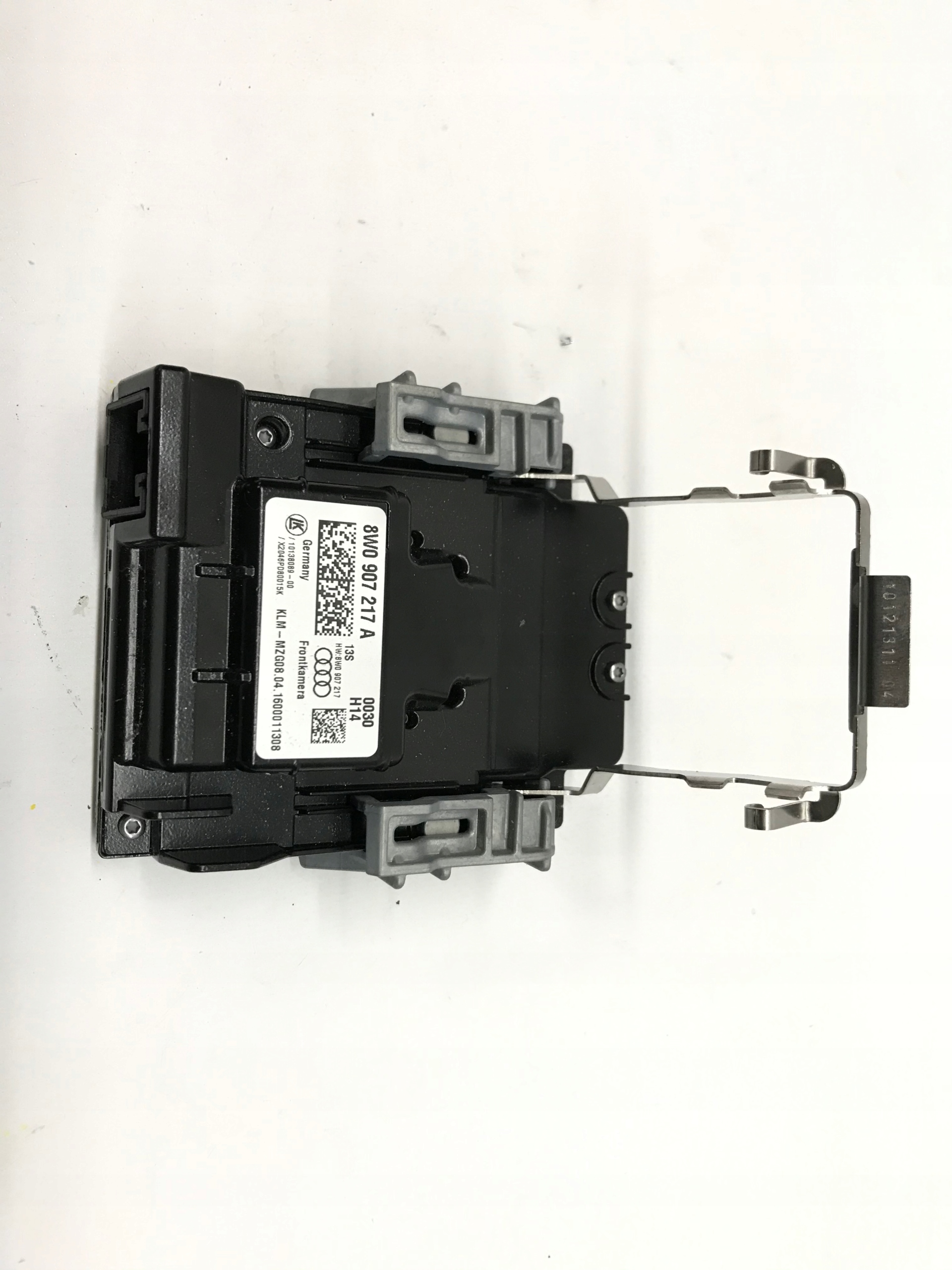 8W0907217A - Audi A4 B9 фронтальная камера помощник полосы движения