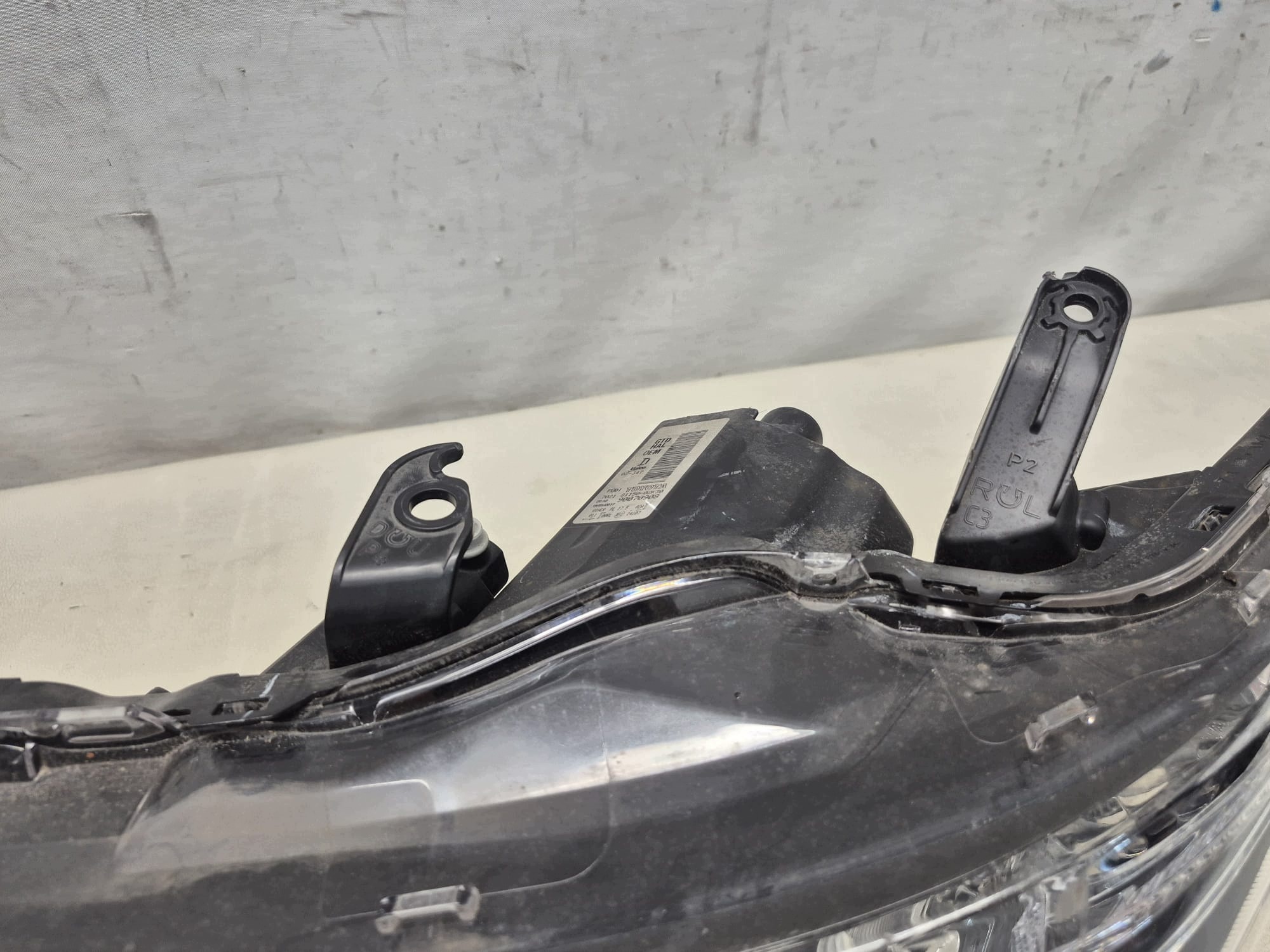 TOYOTA AURIS II 2 LIFT 15- light left front front lens 81150-02K30