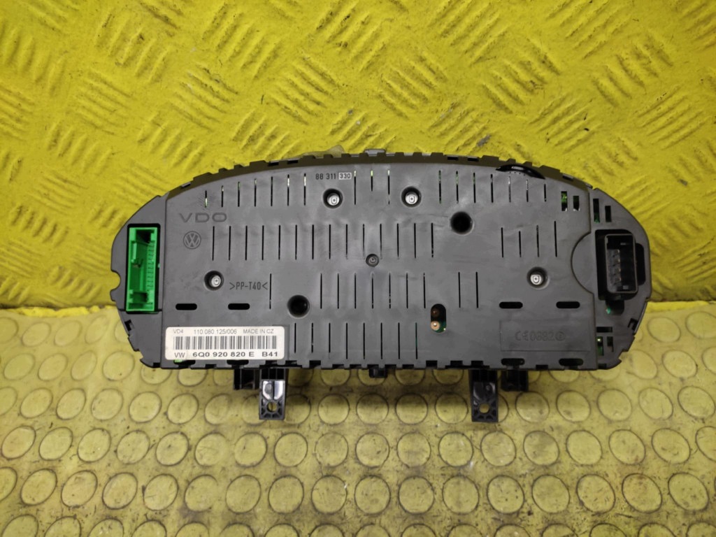 VW POLO IV dials 6Q0920820E