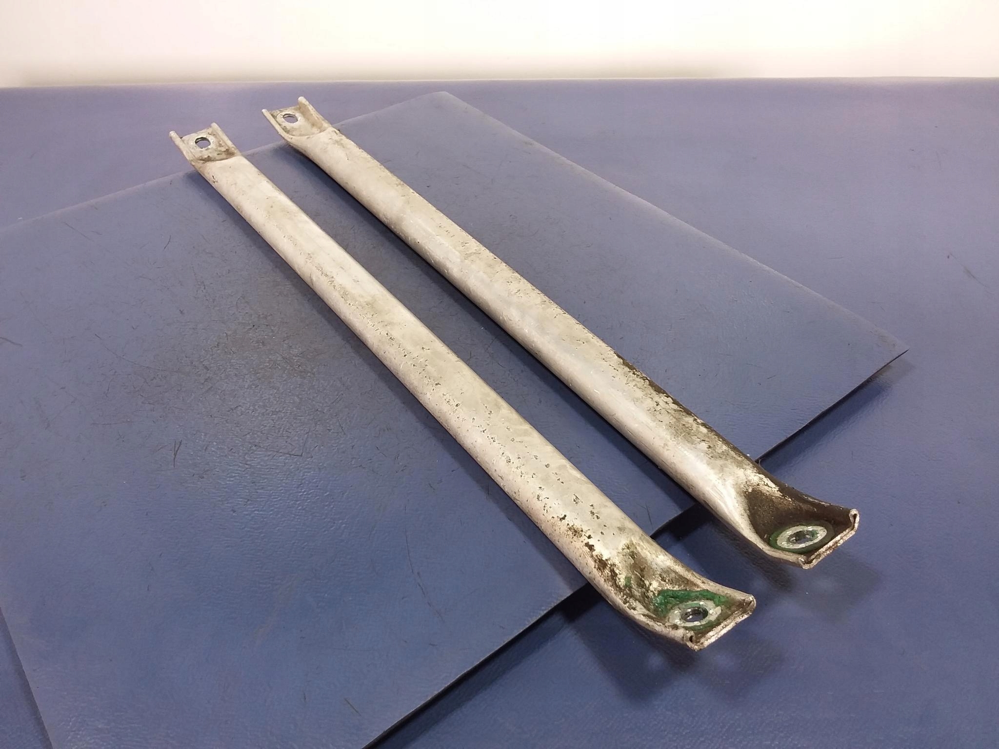 BMW X5 E70 X6 E71 ROZPÓRKI KOMORY SILNIKA Producent części BMW OE