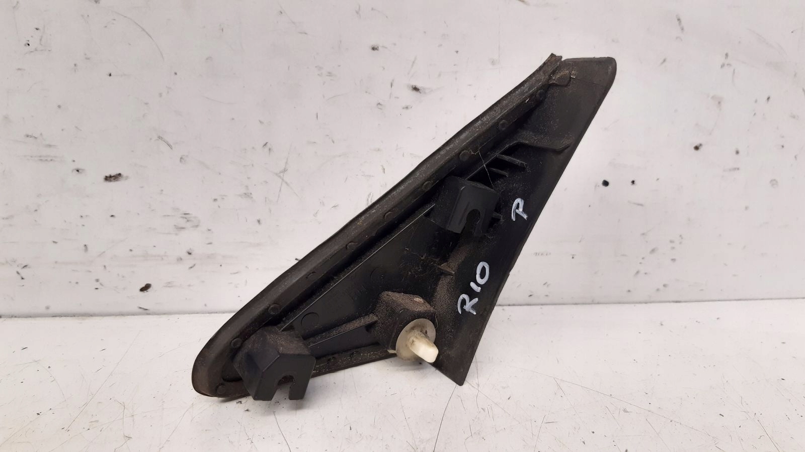 Trojkat Aile Droite Couverture Kia Rio II 1,4 16V