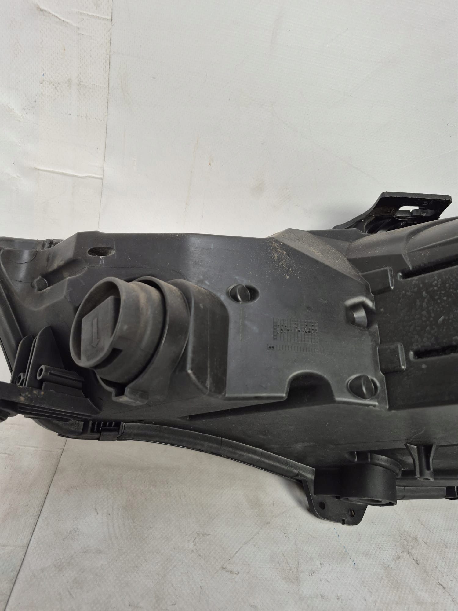 AUDI A4 B9 W8 15-19 light right front front BIXENON 8W0941006