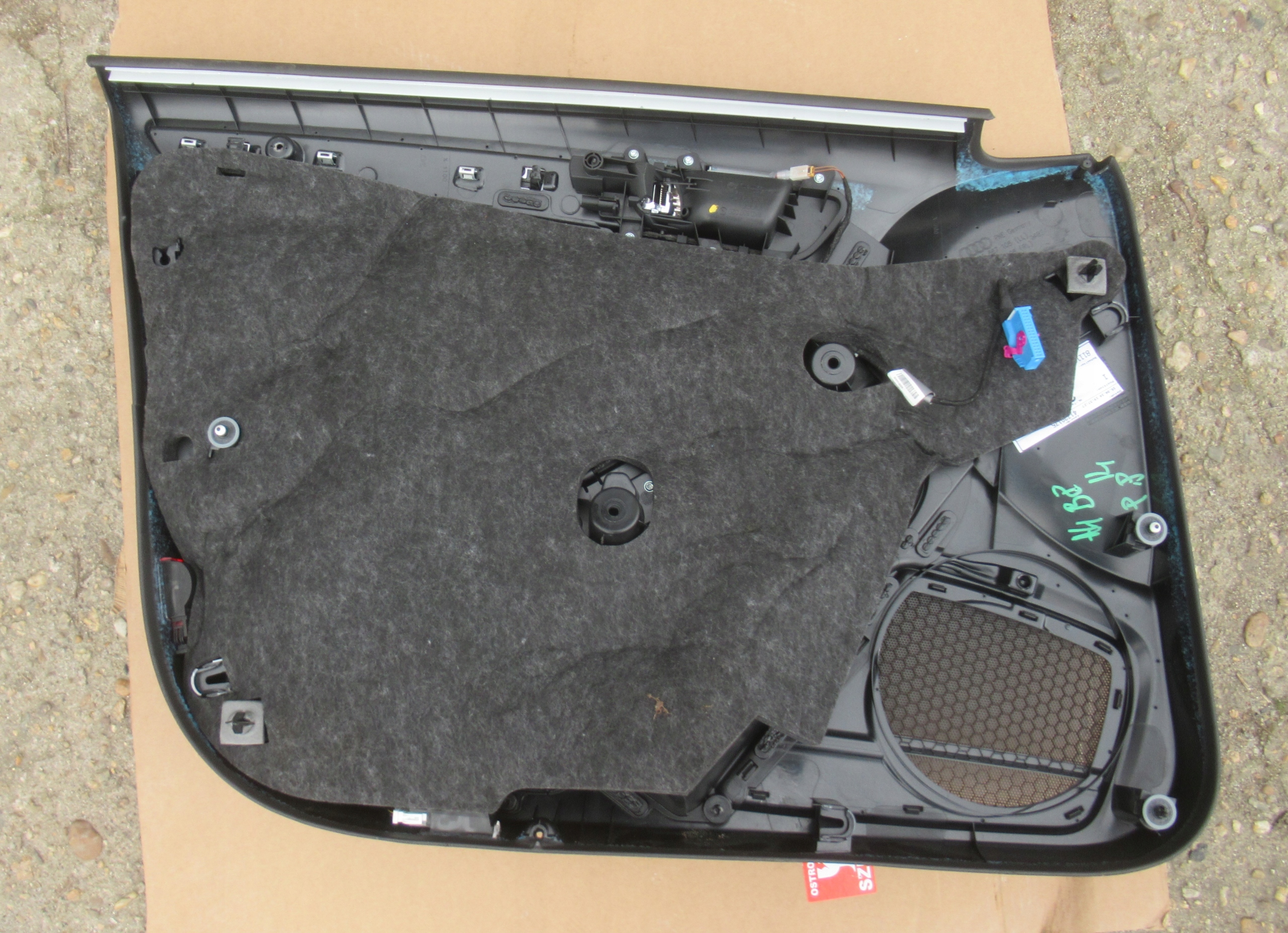 AUDI A4 B8 KOMBI 14R side upholstery door right front EU