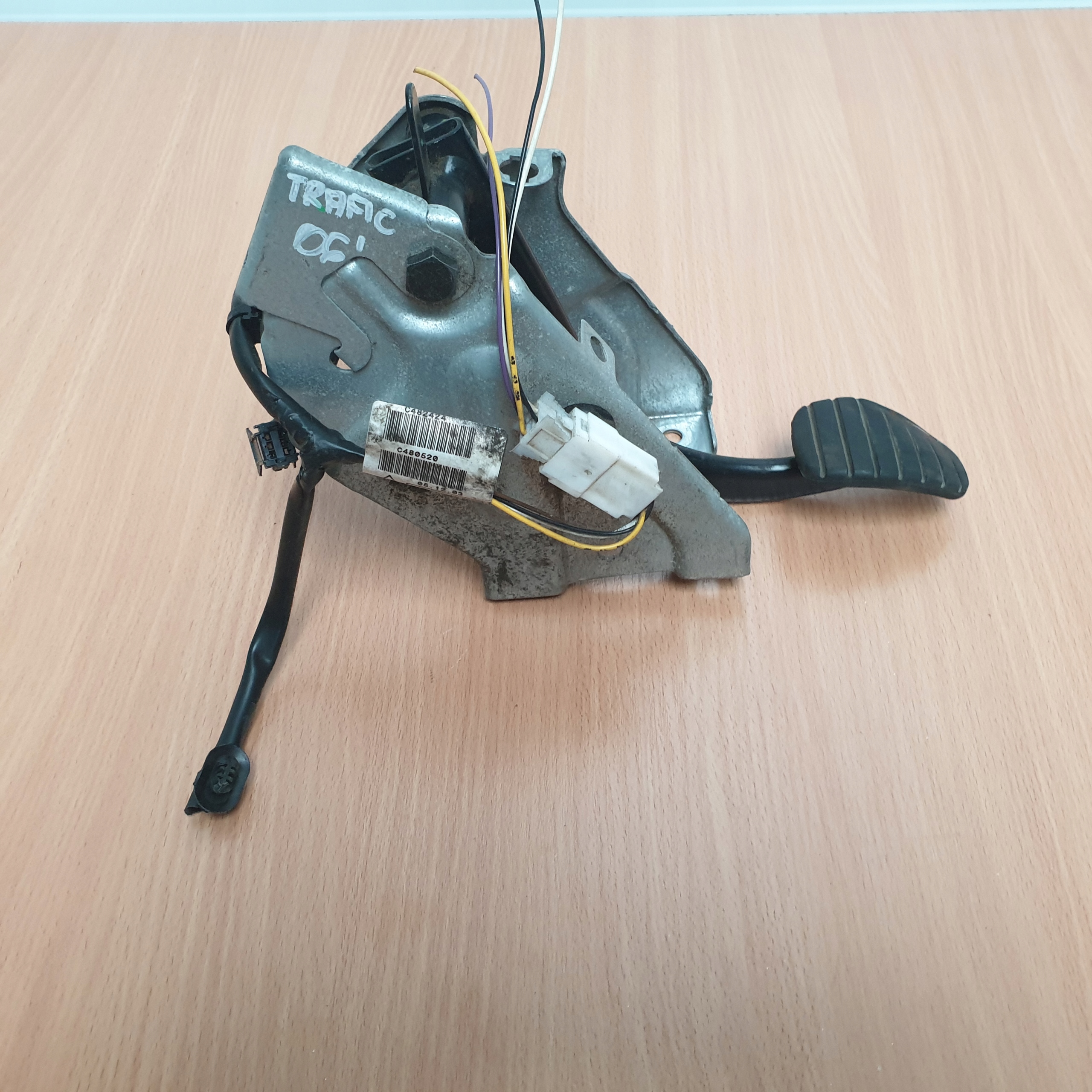 PEDAŁ HAMULCA TRAFIC VIVARO 06-13r Producent części Renault OE