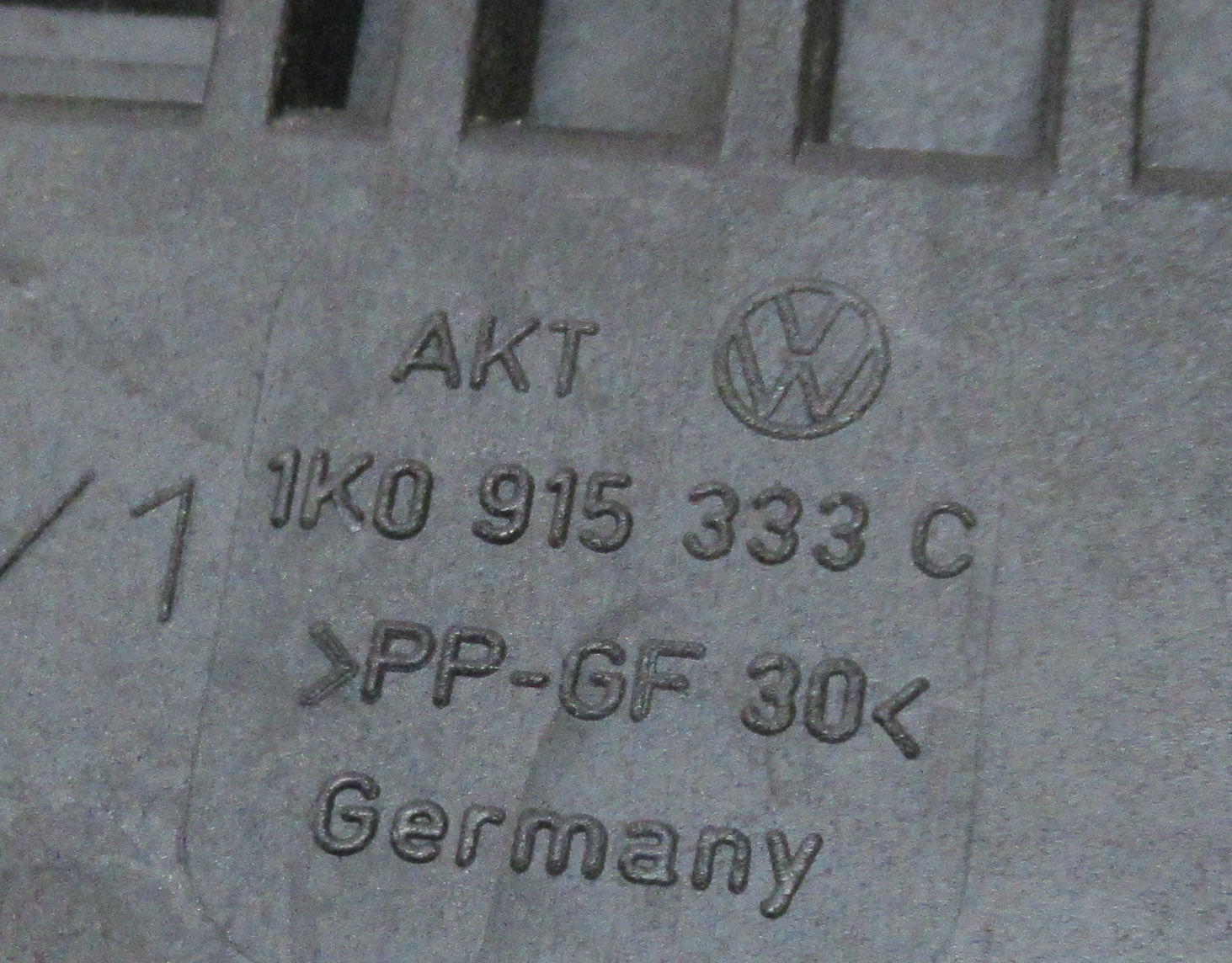 VW GOLF V 1.6 05R SCATOLA Porta per batteria