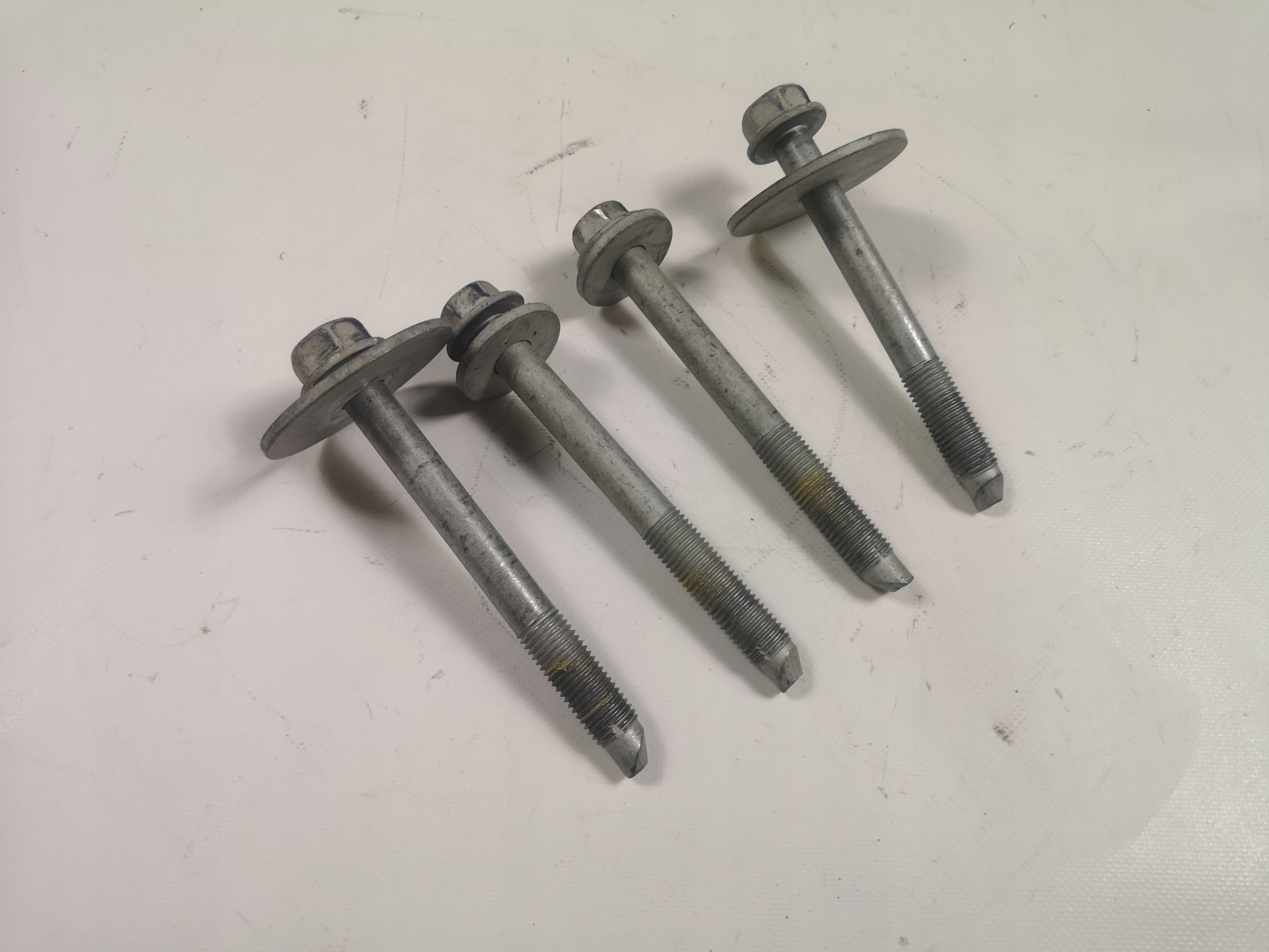 EXP22-NDT - Болти задньої підвіски Ford Explorer 2020-