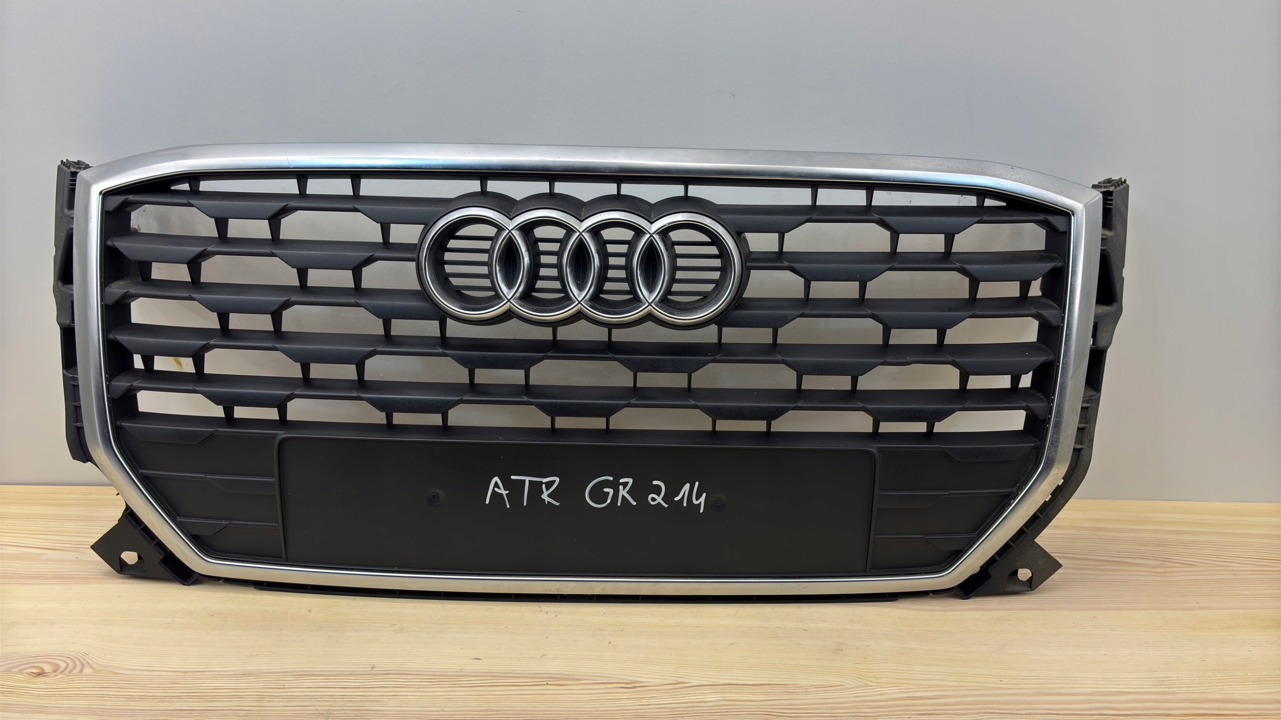 Audi Q2 Kühlergrill FRONTGRILL Kühlergitter 81A8536510G - Thumbnail 1