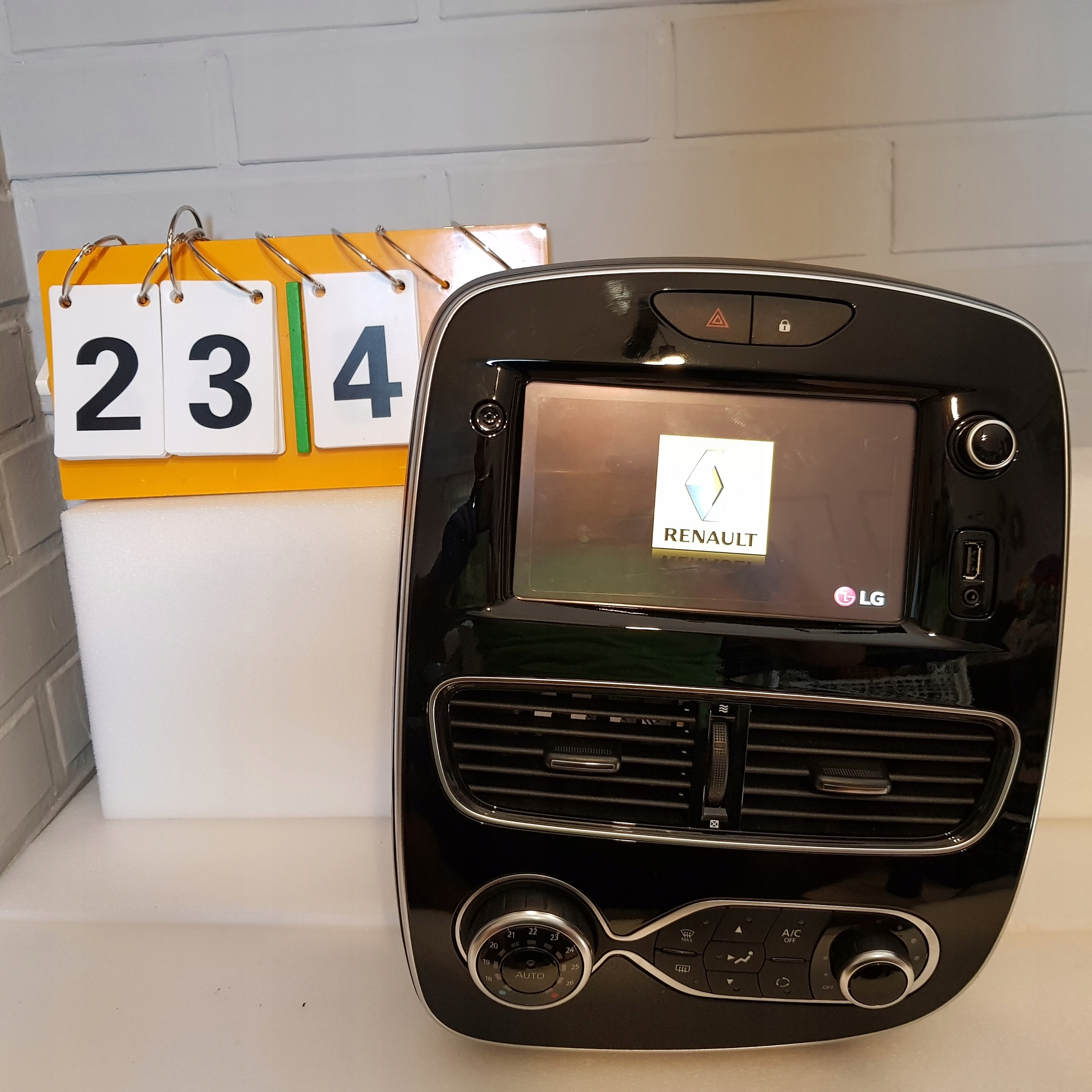 Ramka Nawigacja WYŚWIETLACZ Renault Clio IV NAVI