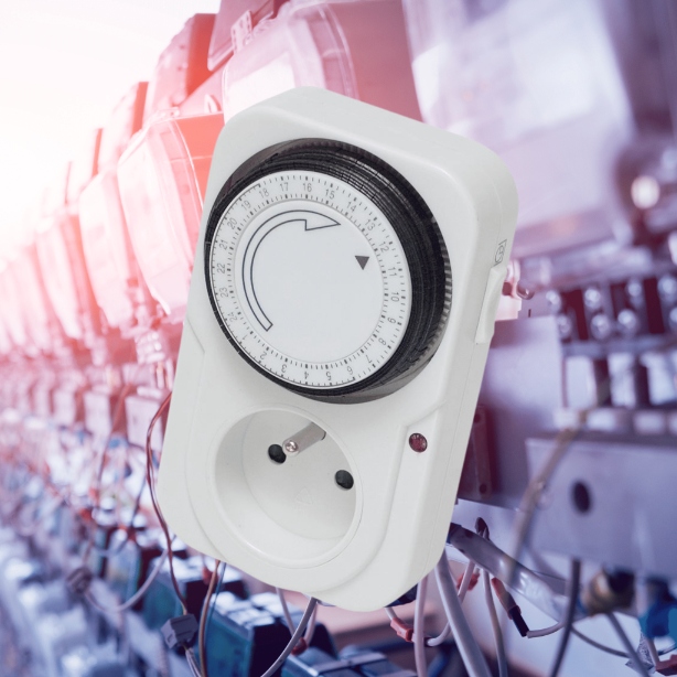 PROGRAMATOR B60 TSMF3 MECHANICZNY 24H IP20 MANUALNO DOBOWY BEMKO Model B60-TSMF3