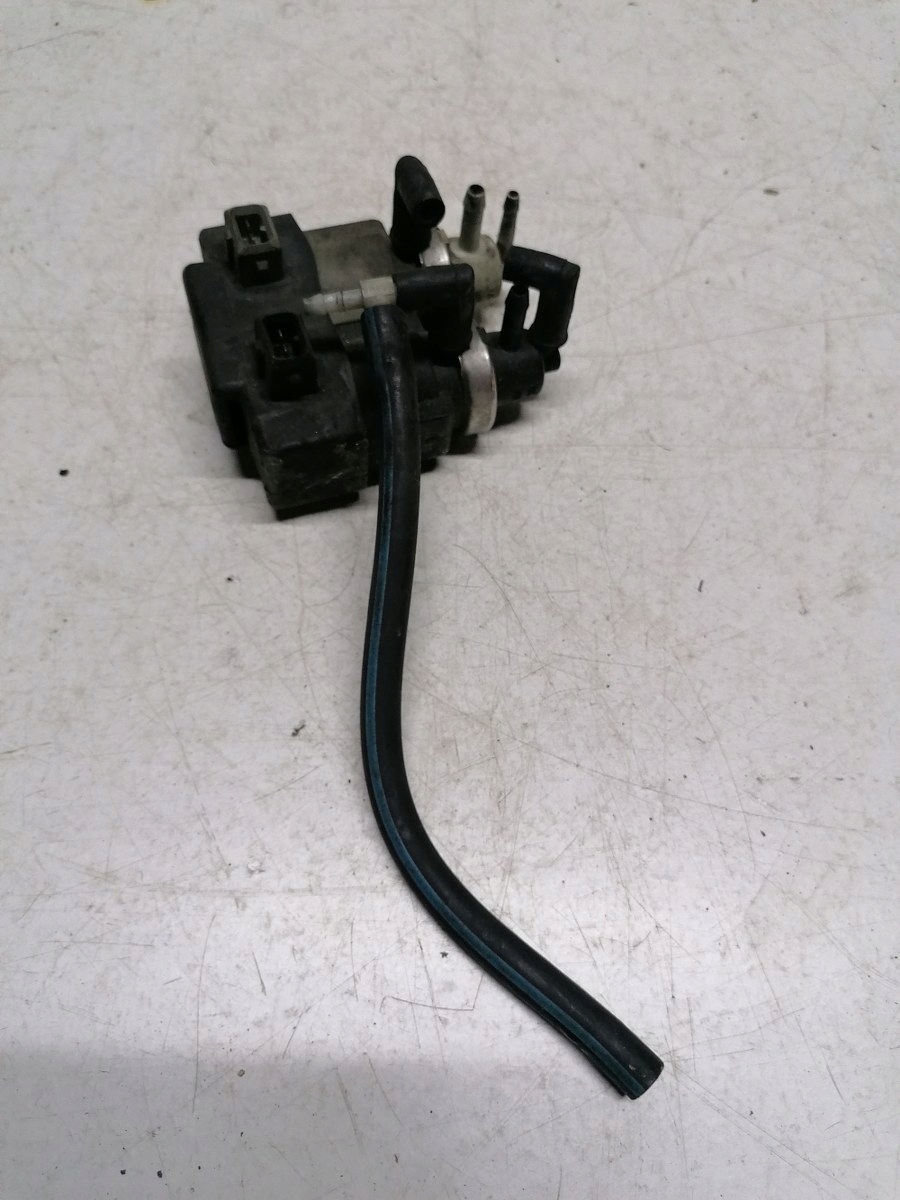 ZAWÓR PODCIŚNIENIA AUDI A6 C5