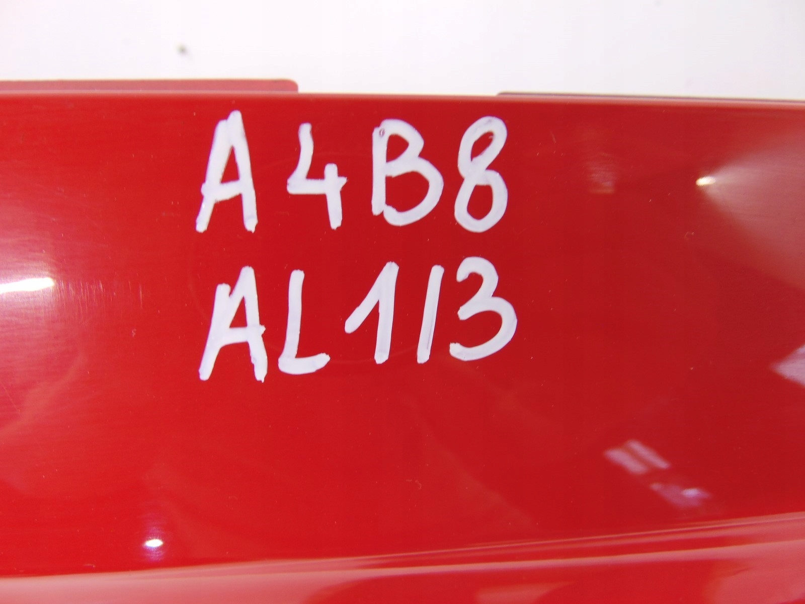 blatník pravý předek přední AUDI A4 B8